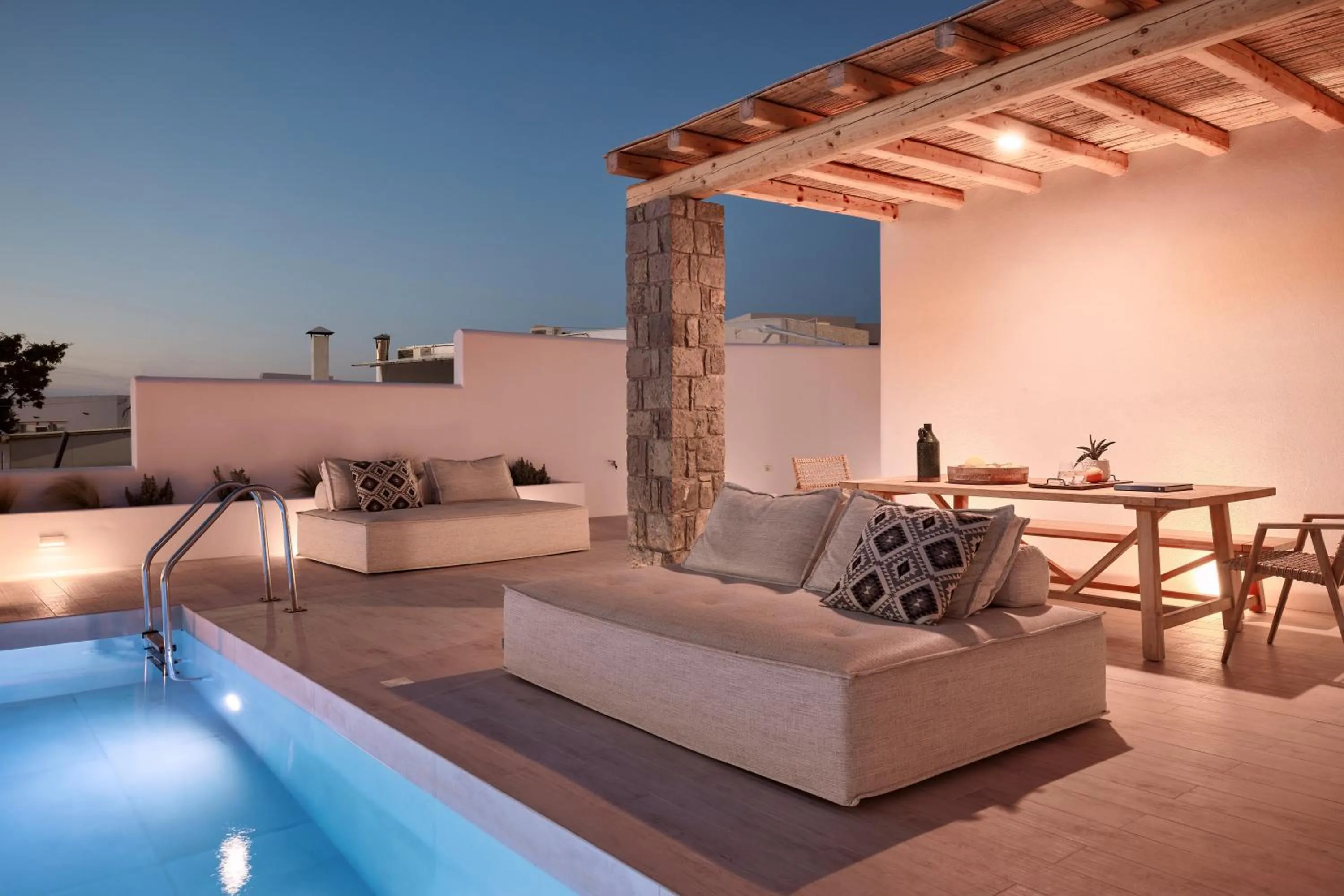 Swimming pool in Villa Manikas Milos