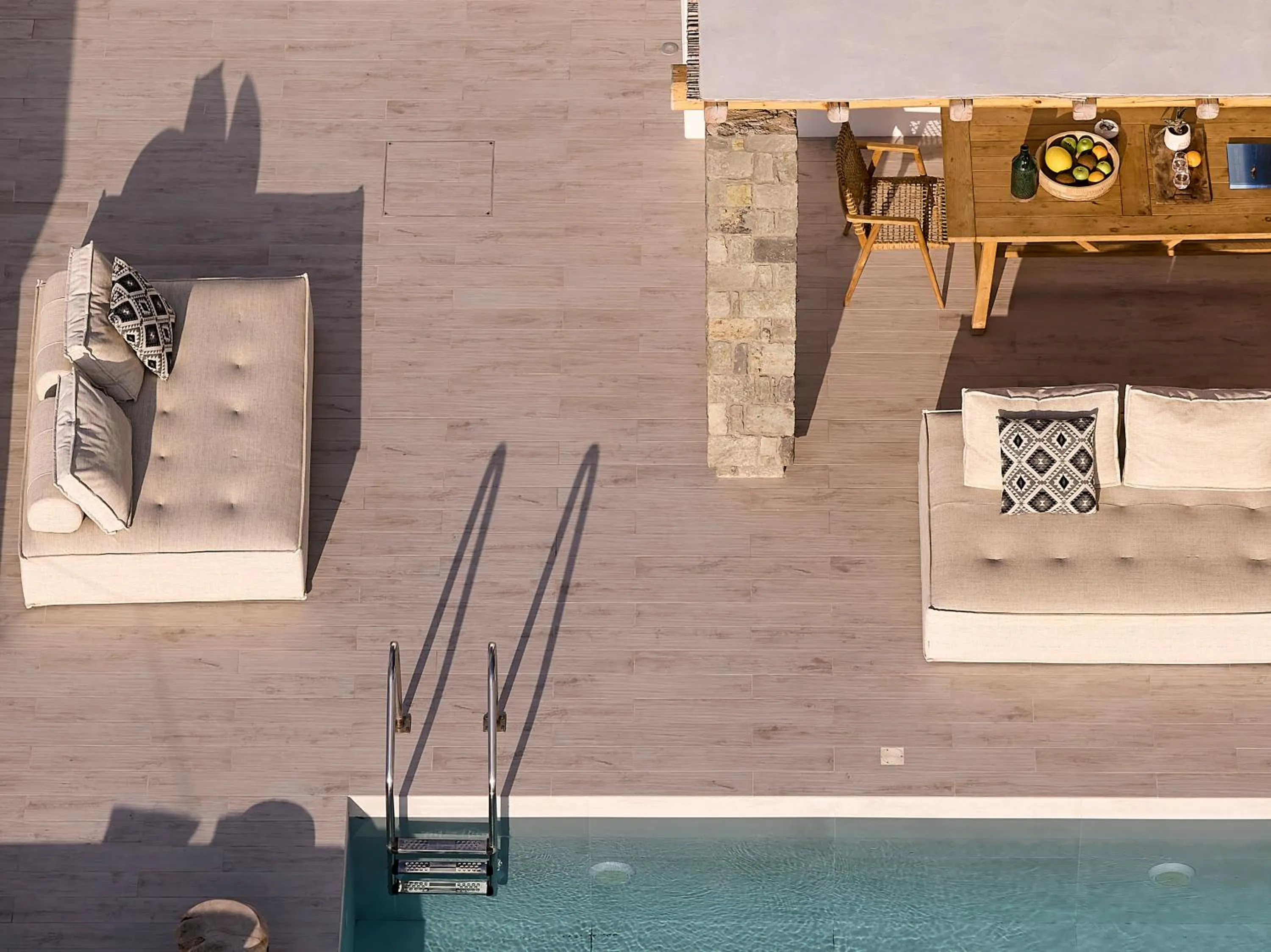 Swimming pool in Villa Manikas Milos