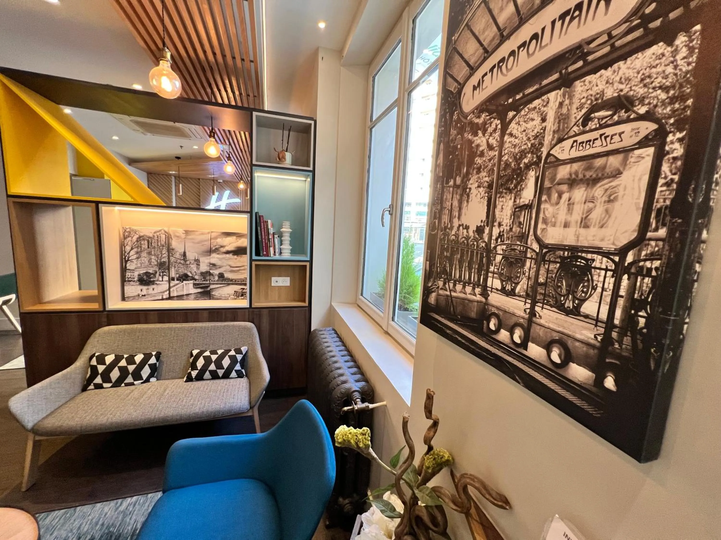 Living room in Holiday Inn Paris-Auteuil by IHG