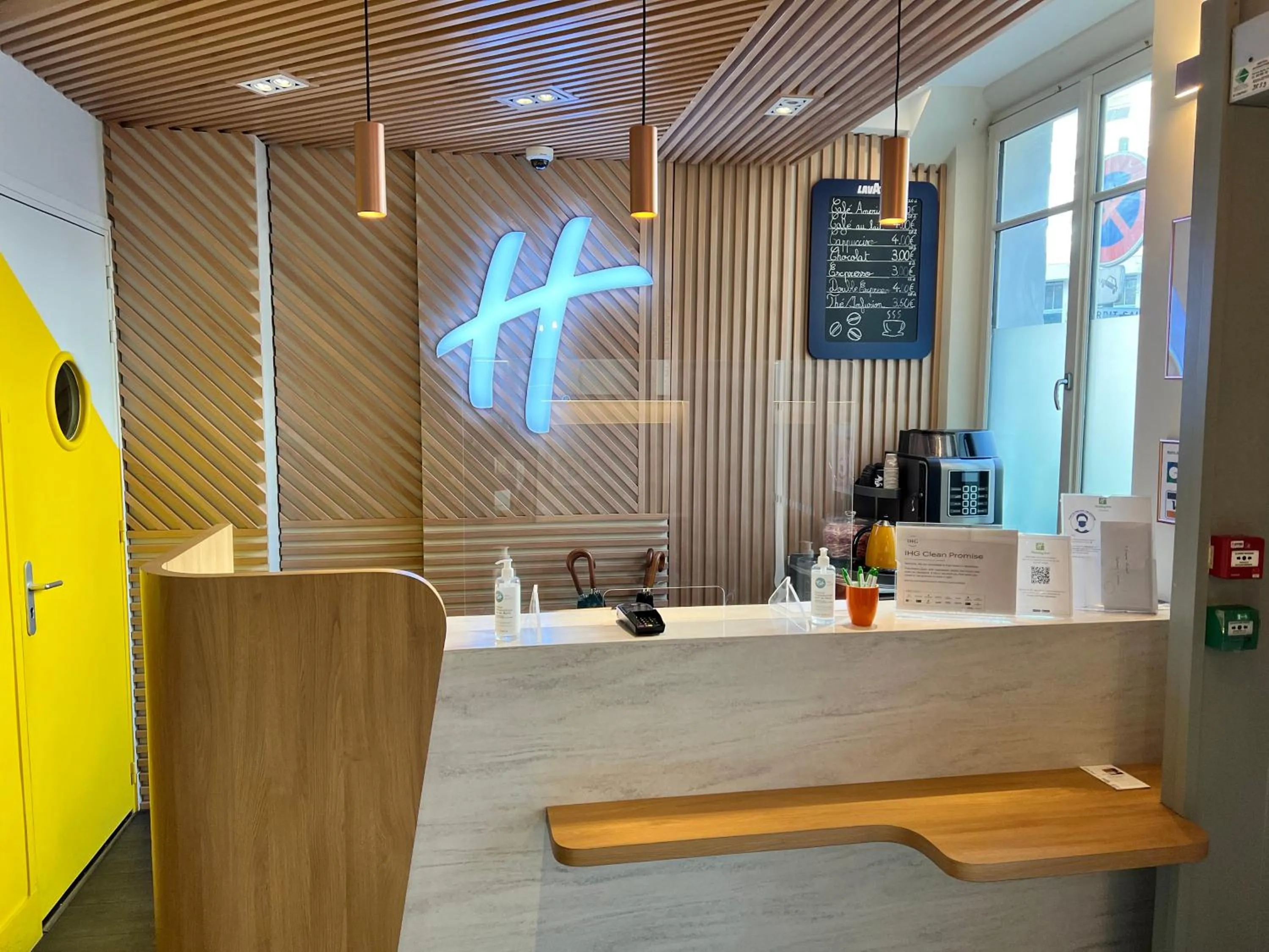 Property building in Holiday Inn Paris-Auteuil by IHG