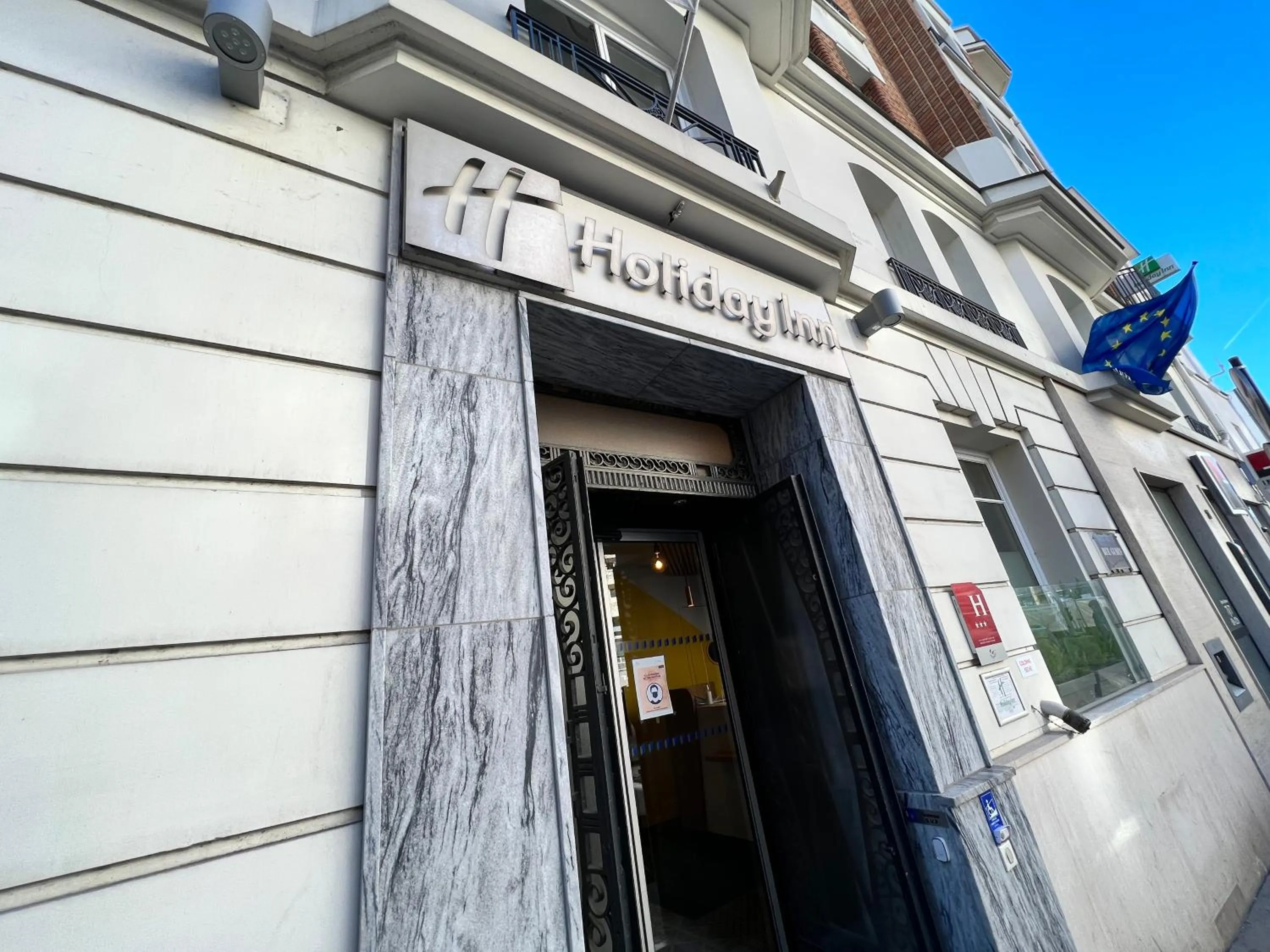 Facade/entrance in Holiday Inn Paris-Auteuil by IHG
