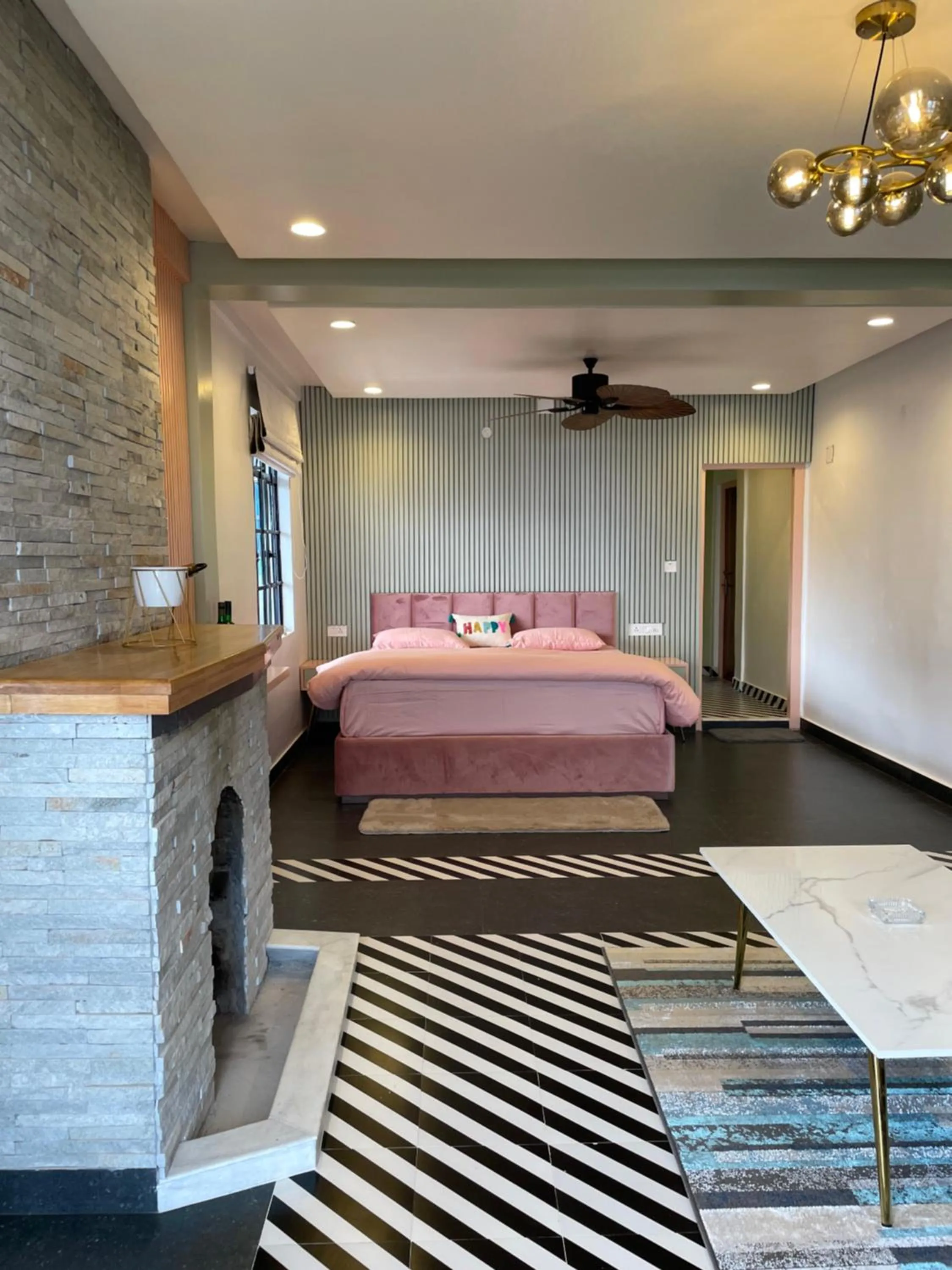 Photo of the whole room, Bed in THE GINGKO EYRIE