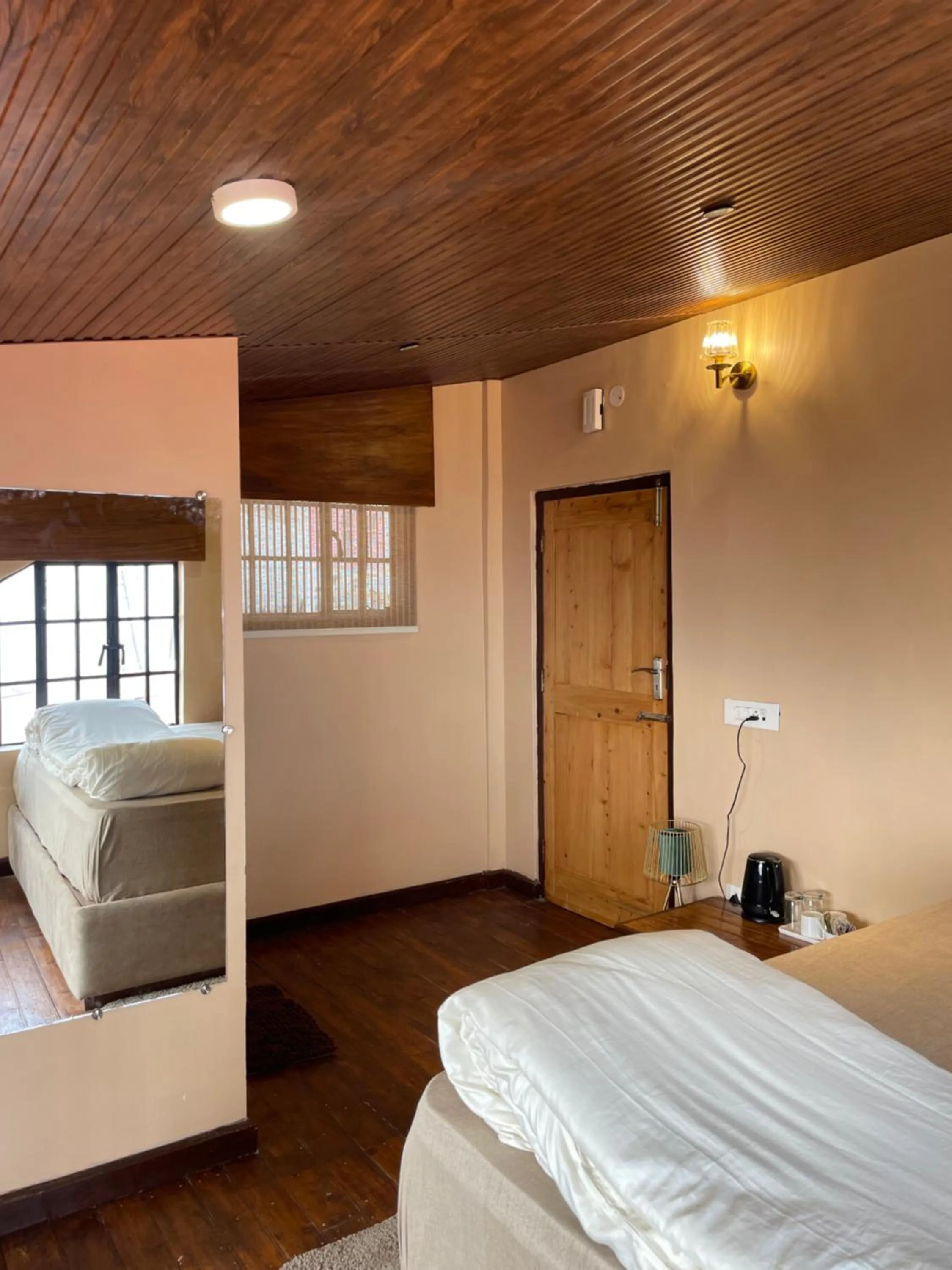 Bed in THE GINGKO EYRIE