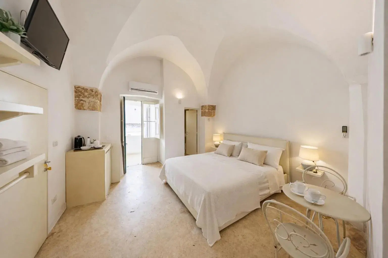 Double Room with Terrace - single occupancy in B&B Palazzo Boccaccio Double Room with Terrace - single occupancy in B&B Palazzo Boccaccio