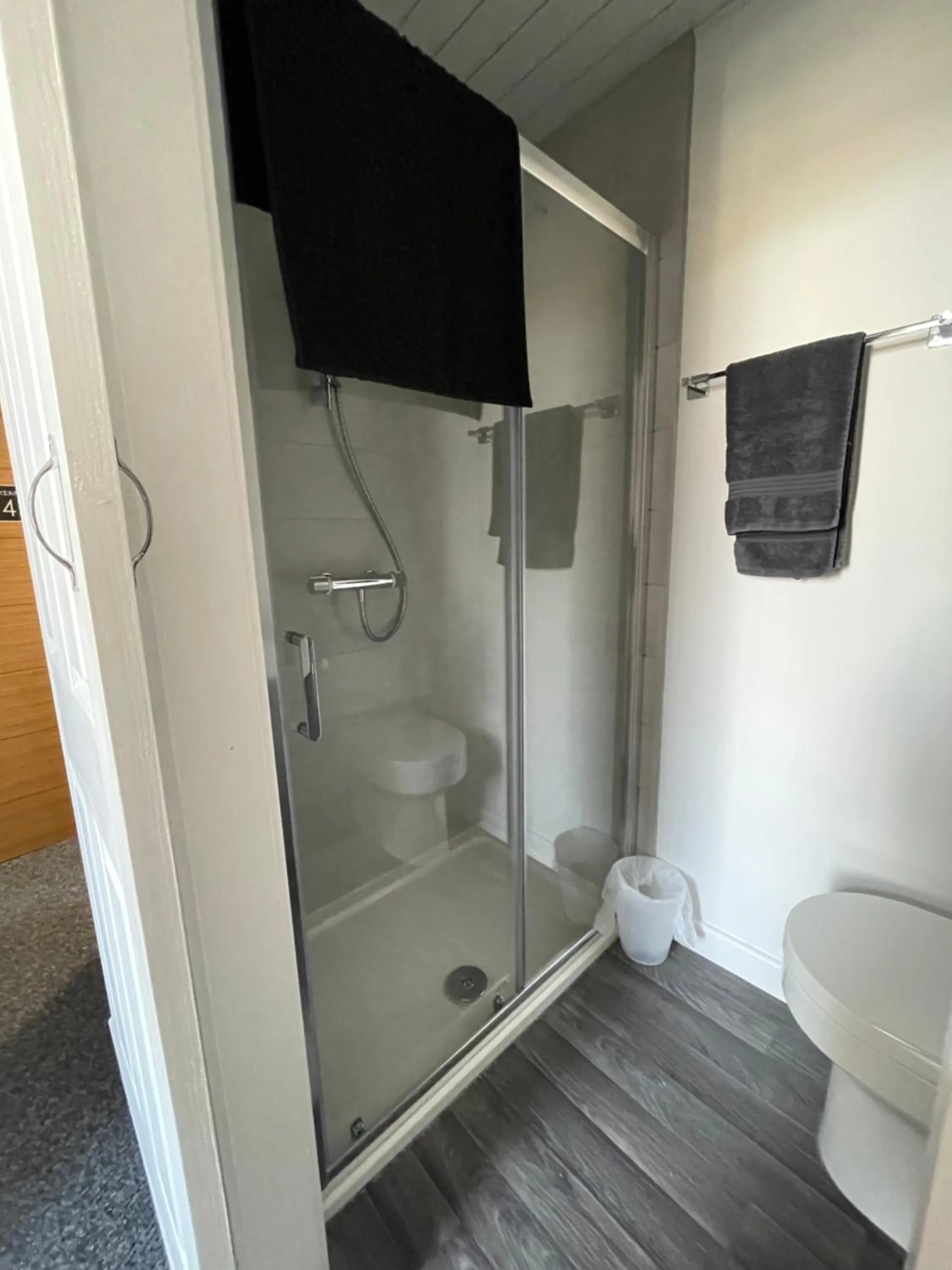 Bathroom in Harleys Reads Avenue