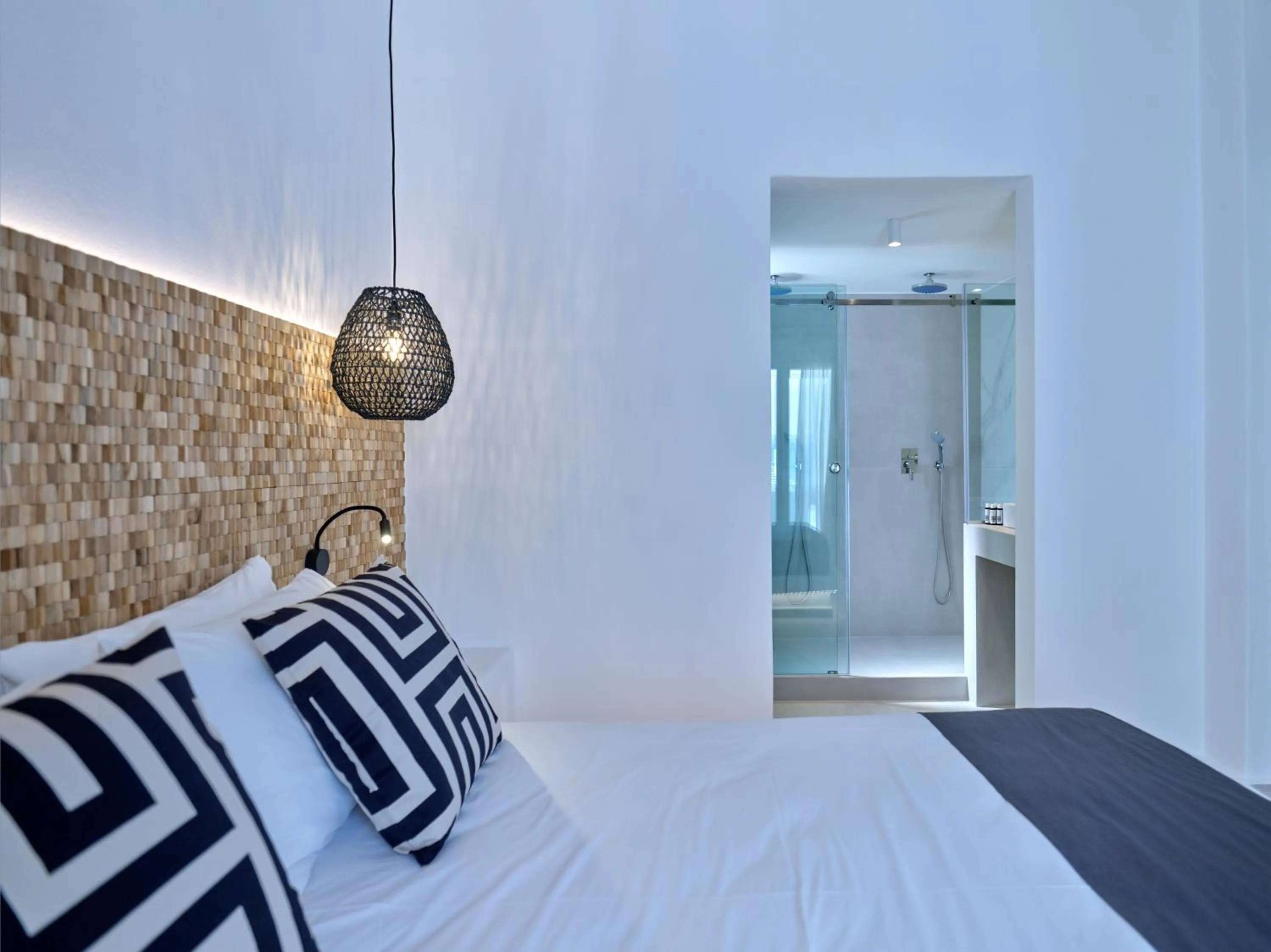 Photo of the whole room in Acropolis