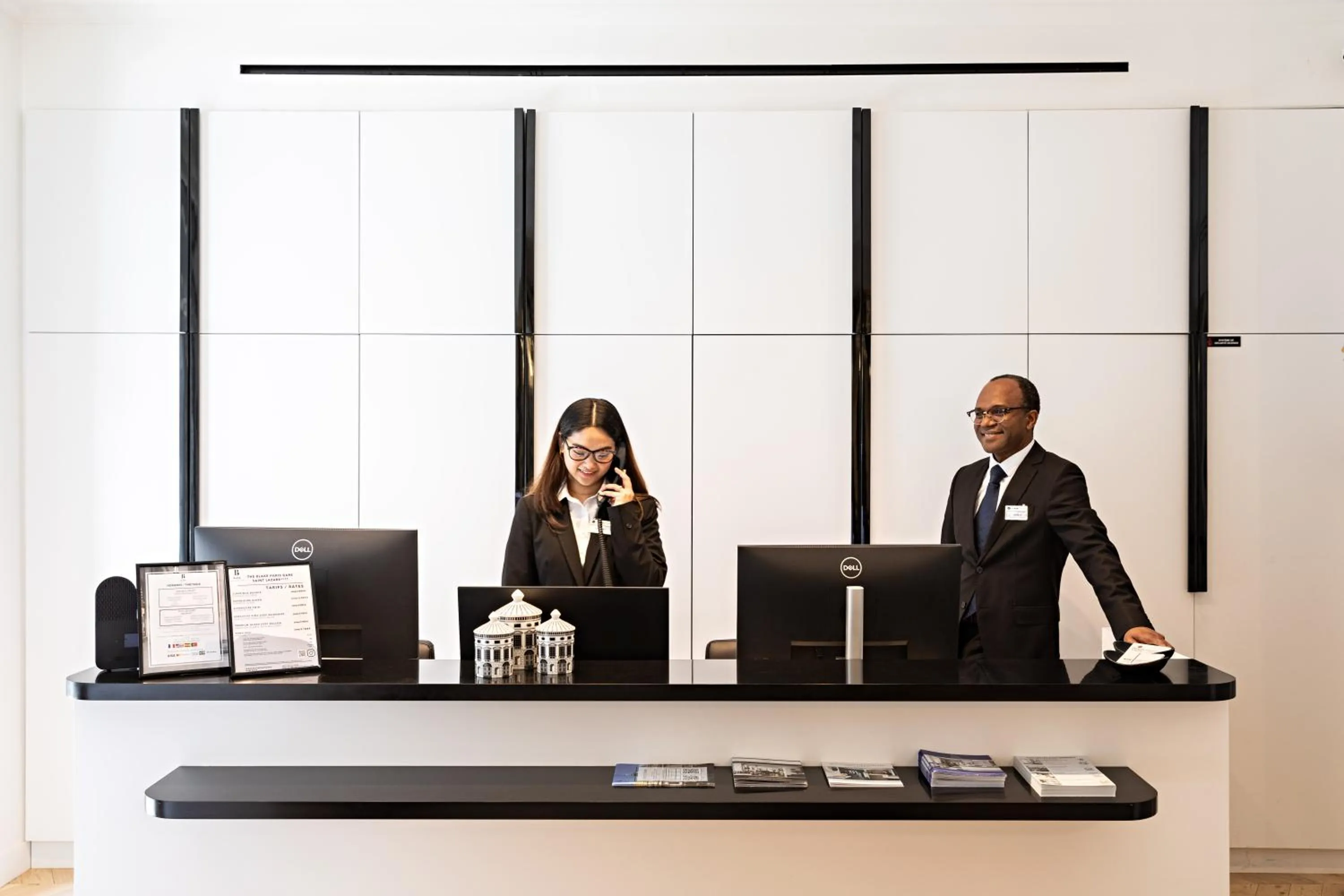 Lobby or reception in Best Western Premier The Blake Paris Gare Saint Lazare