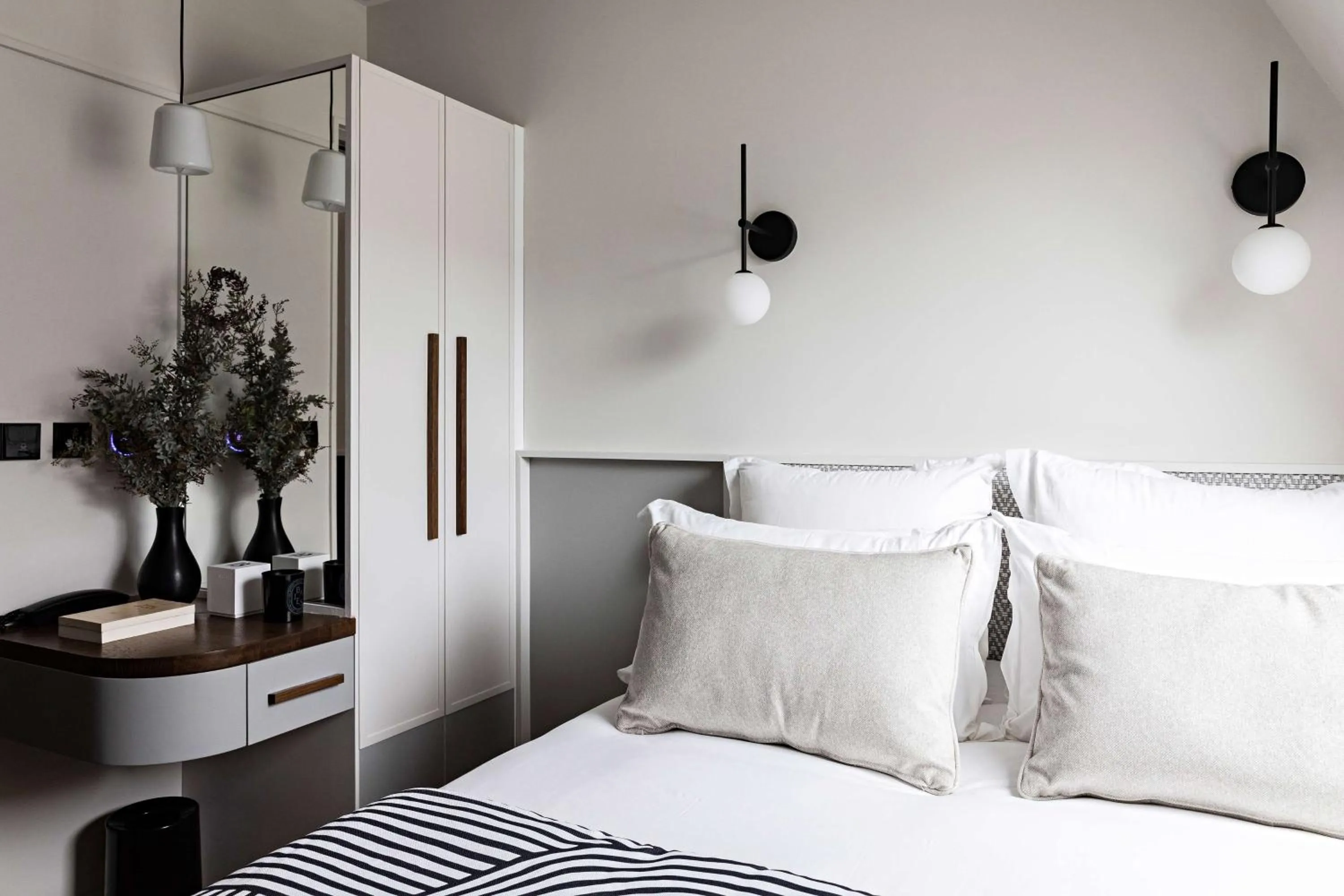 Bedroom, Bed in Best Western Premier The Blake Paris Gare Saint Lazare