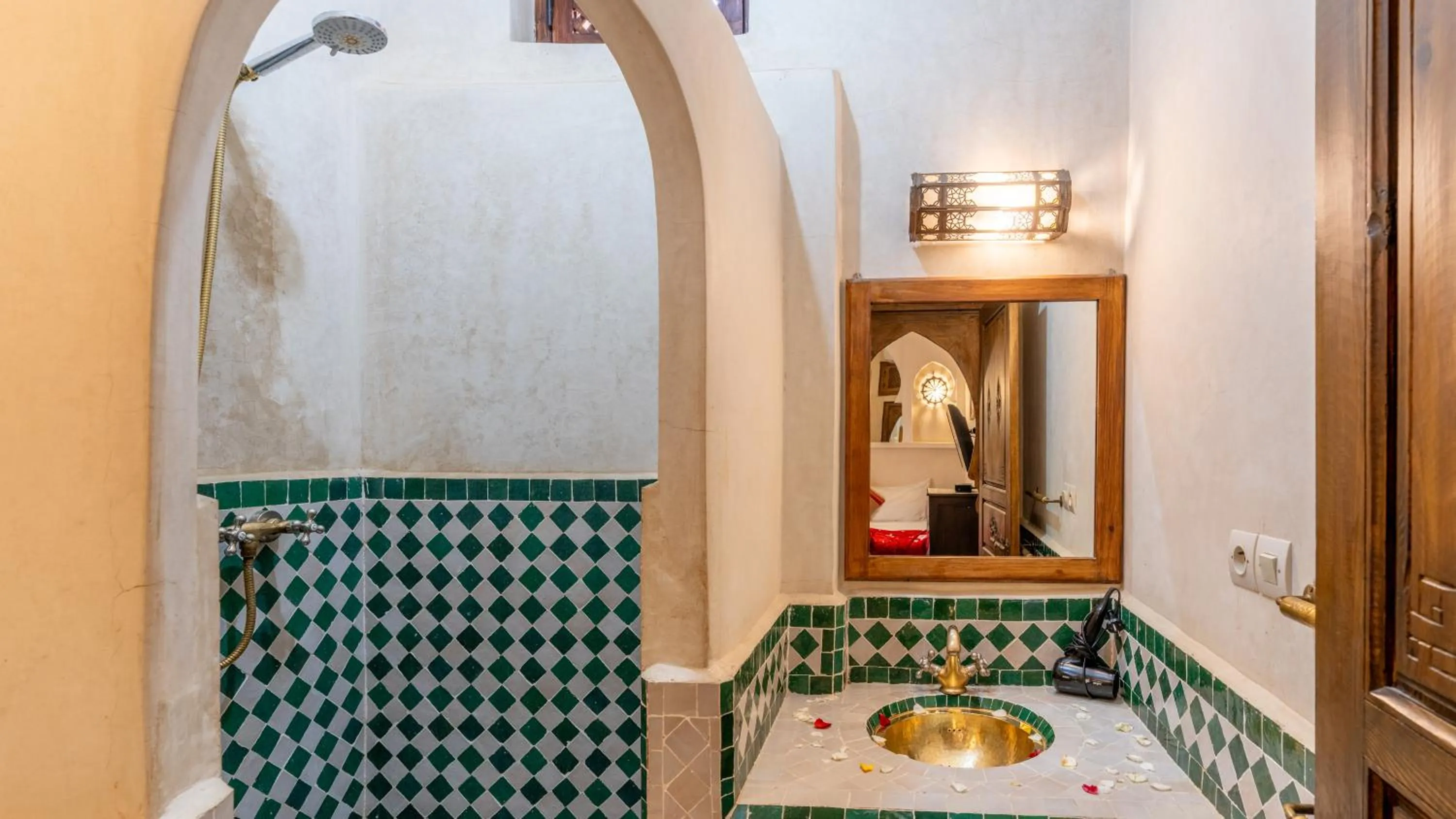Shower in Riad Ghali Hotel & SPA