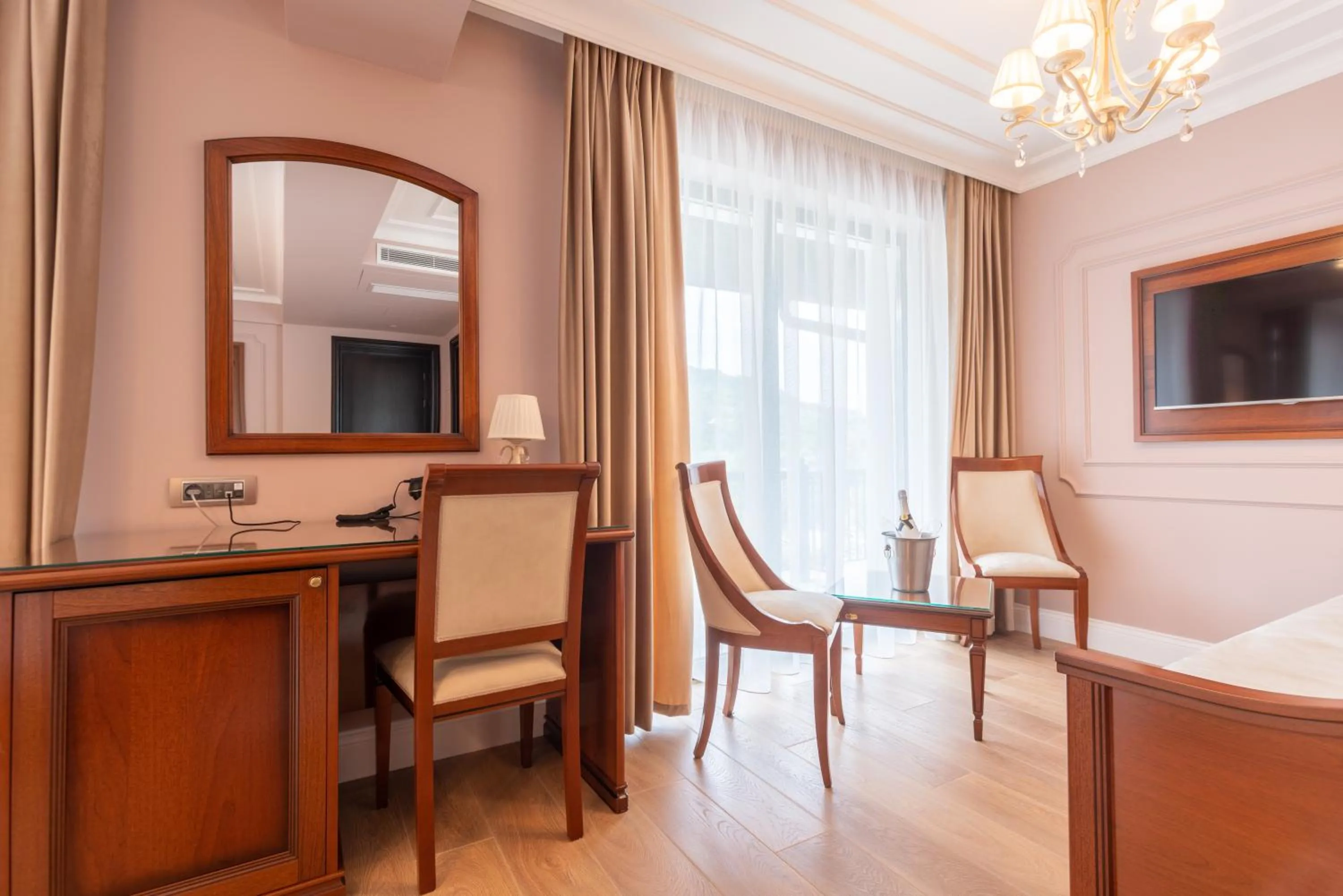 Photo of the whole room in Hotel Gabriela