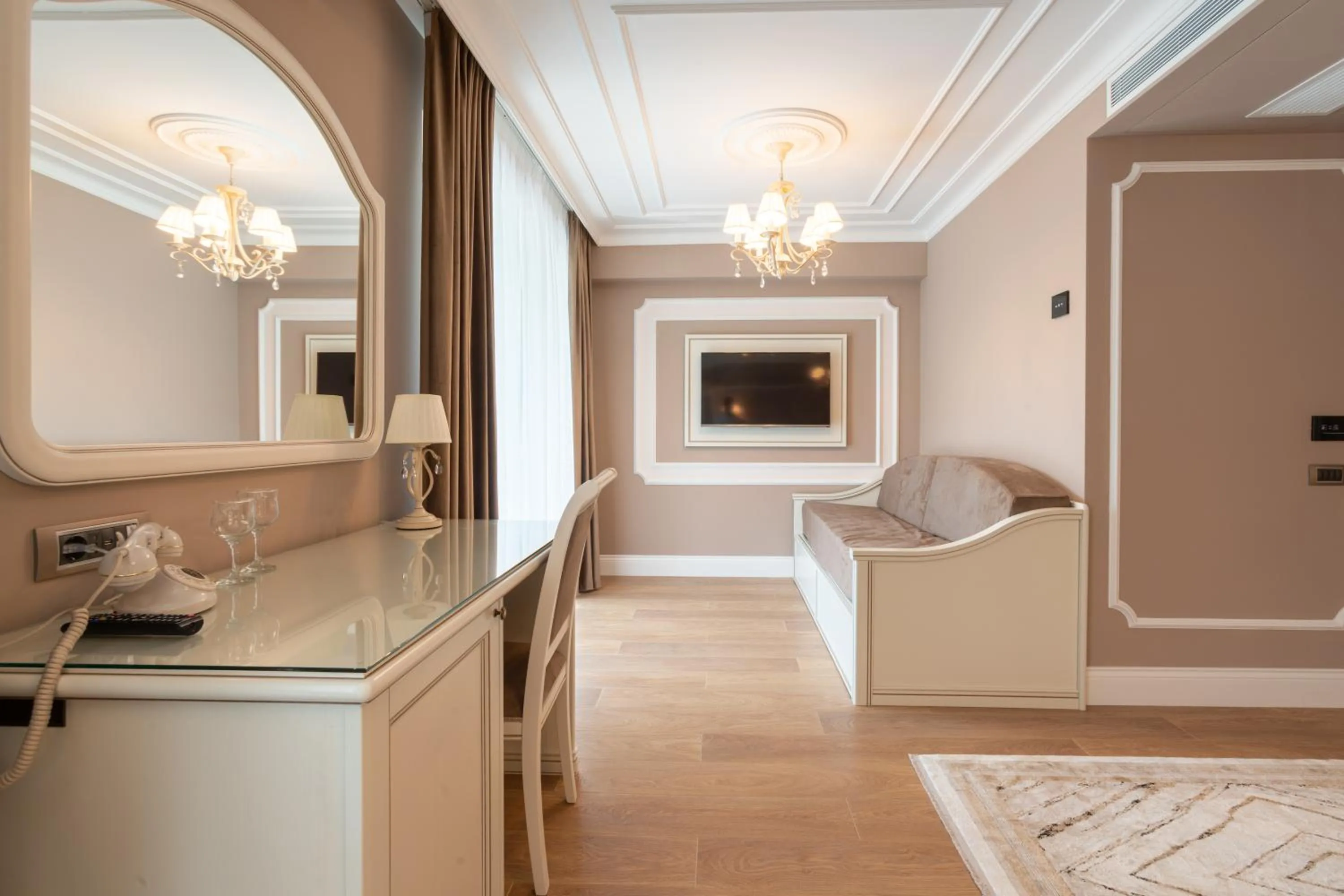 Photo of the whole room in Hotel Gabriela