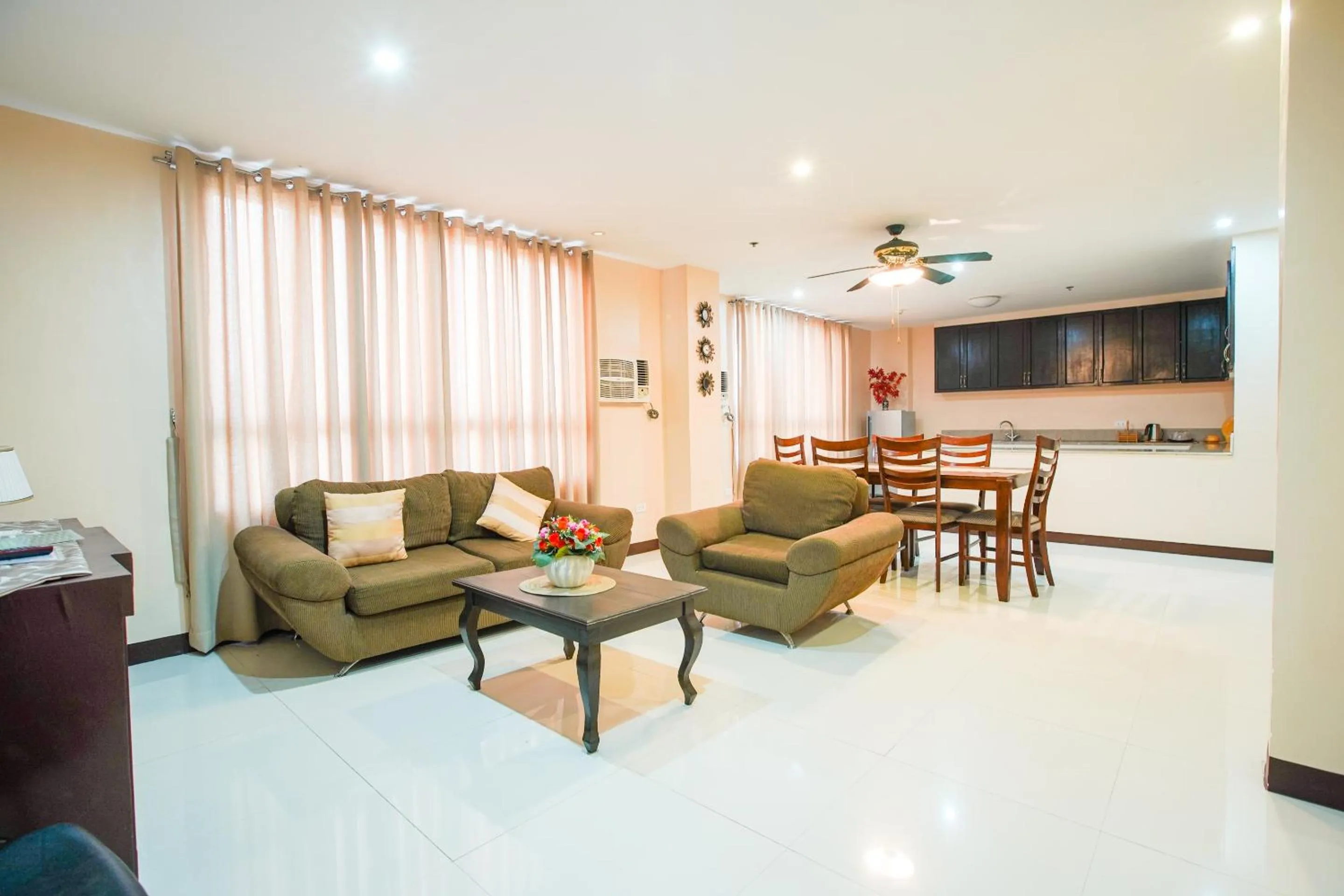 Bedroom in OYO 236 Hotel Edmundo
