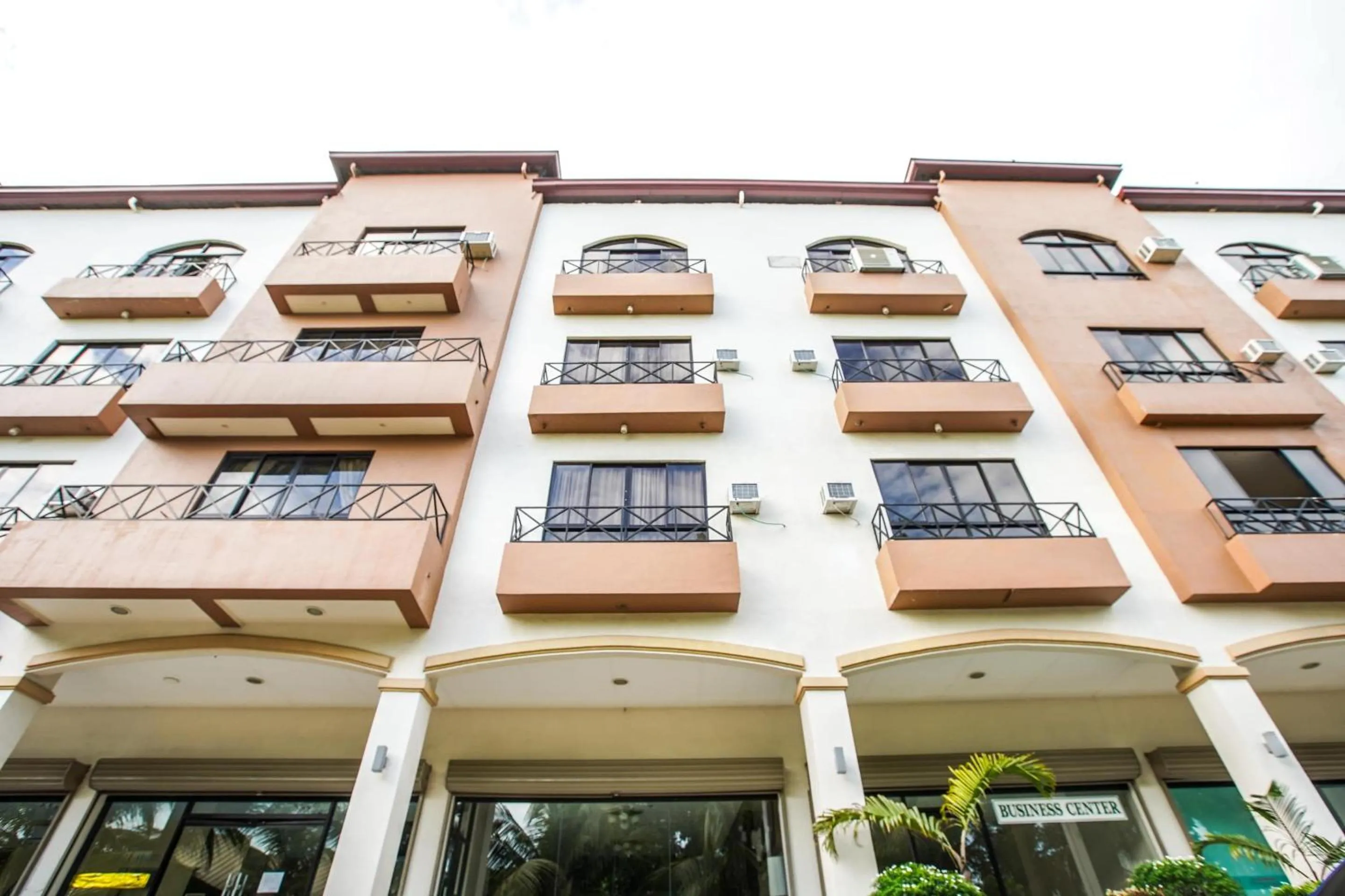 Facade/entrance in OYO 236 Hotel Edmundo