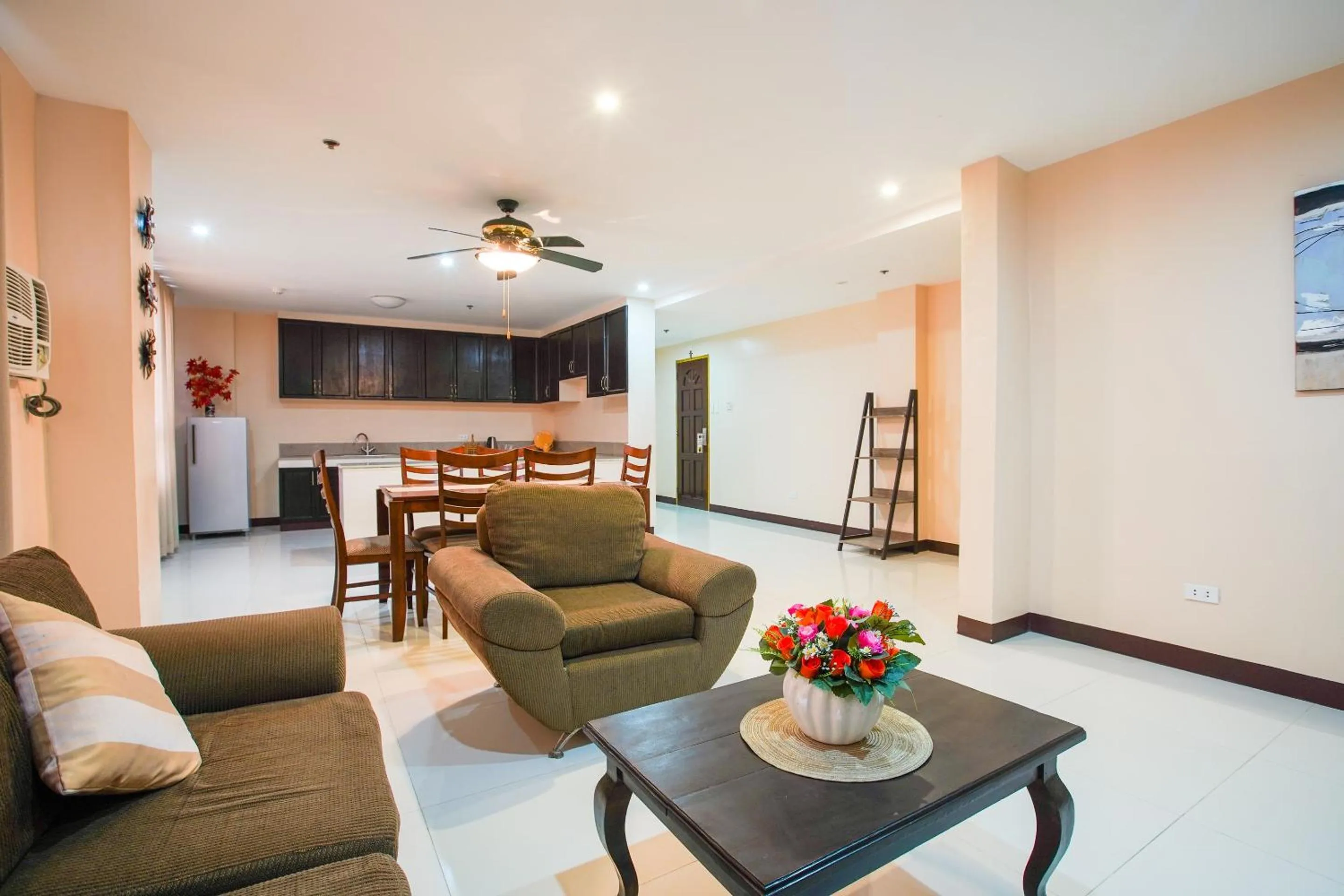 Bedroom in OYO 236 Hotel Edmundo