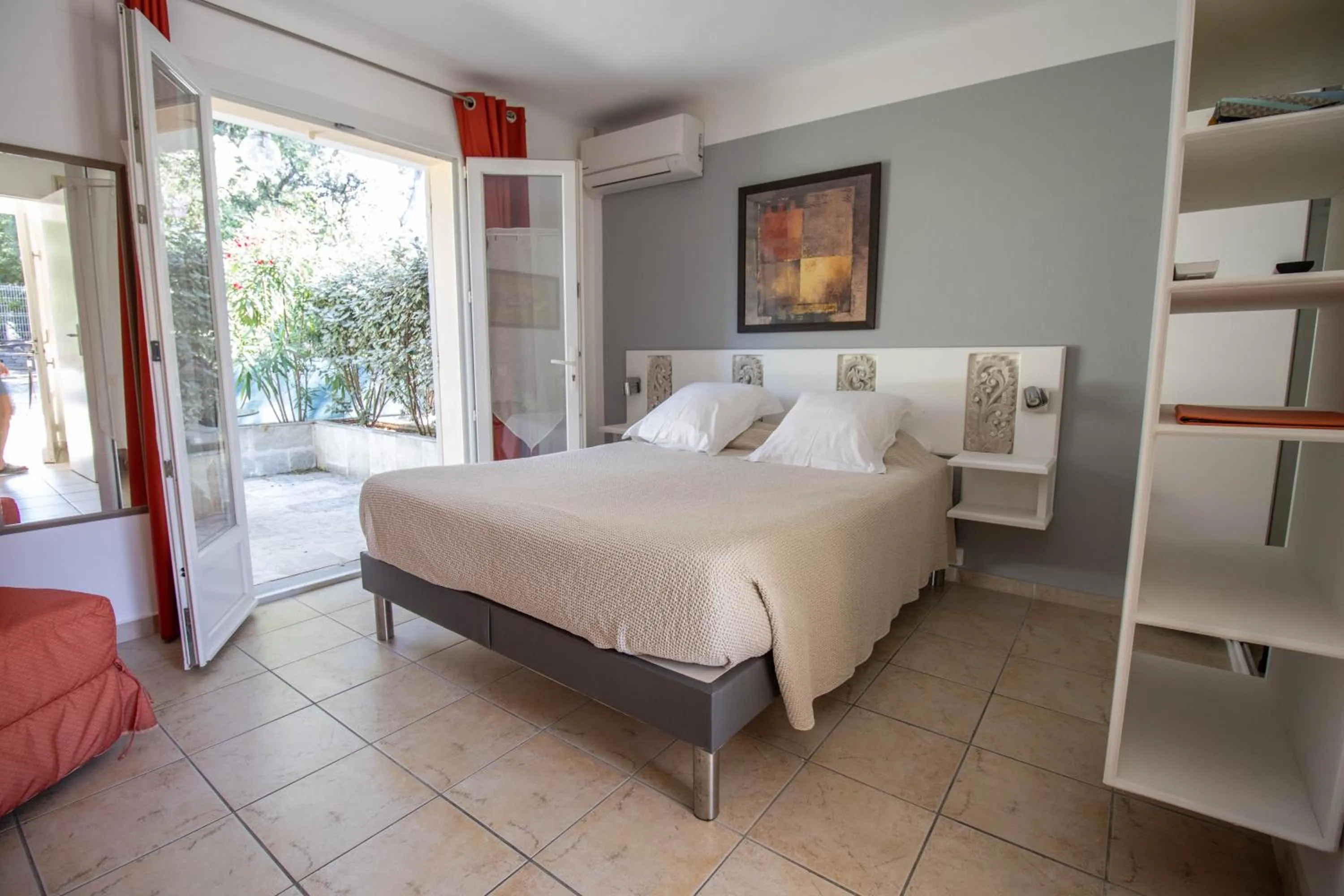 Bedroom, Bed in Athéna MOTEL