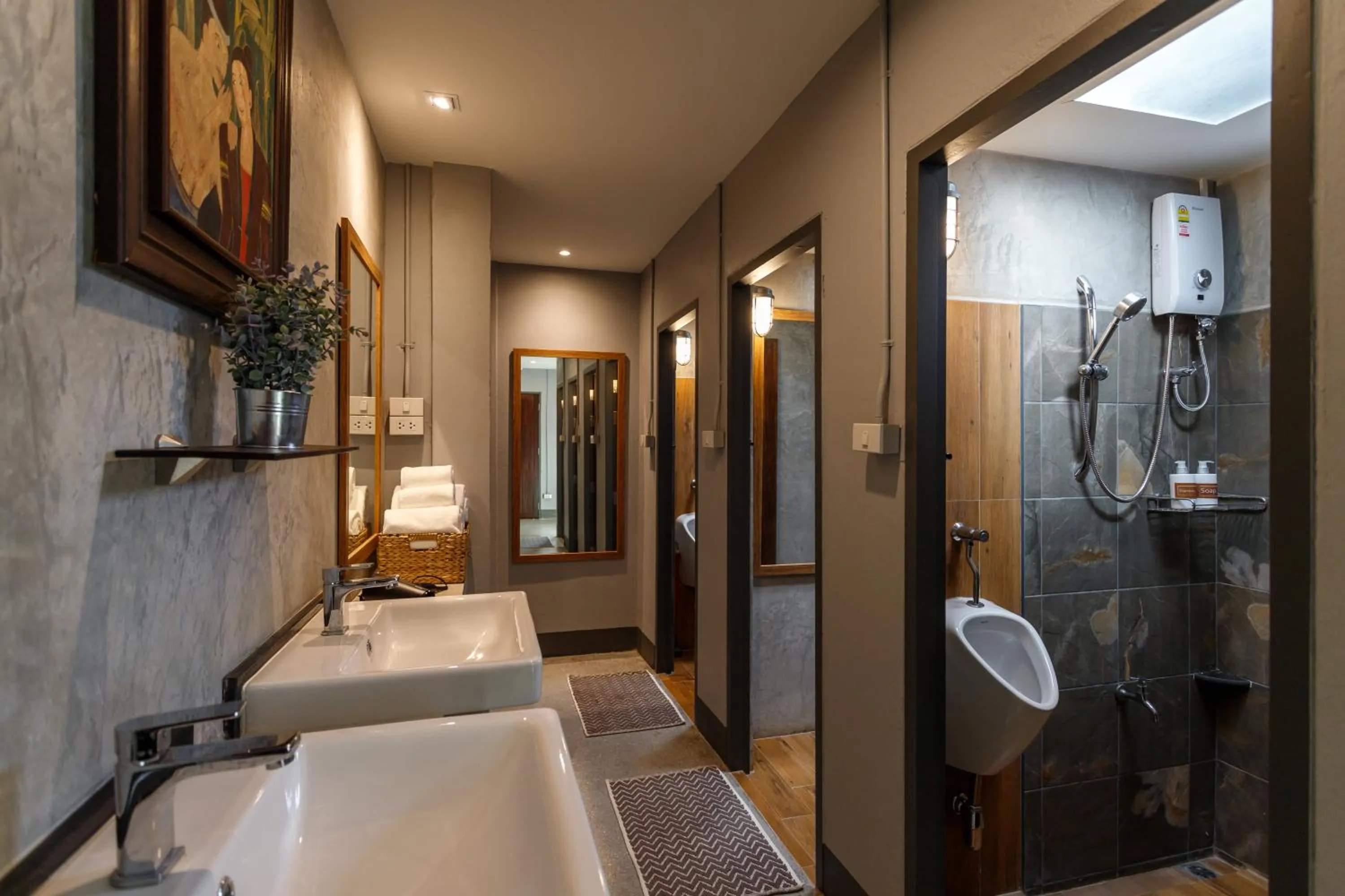 Shower in Hostel One Art and Gallery