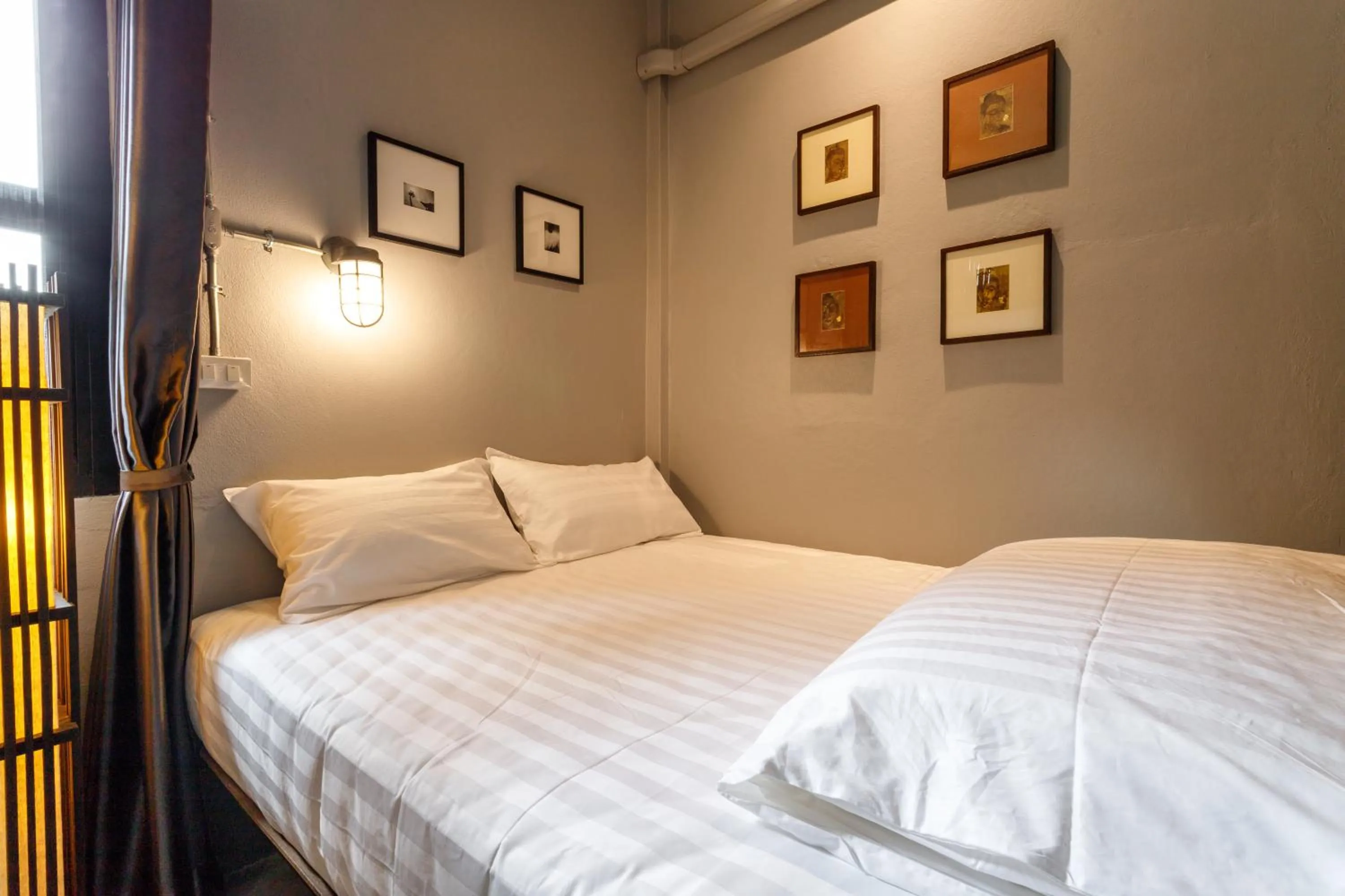 Bed in Hostel One Art and Gallery