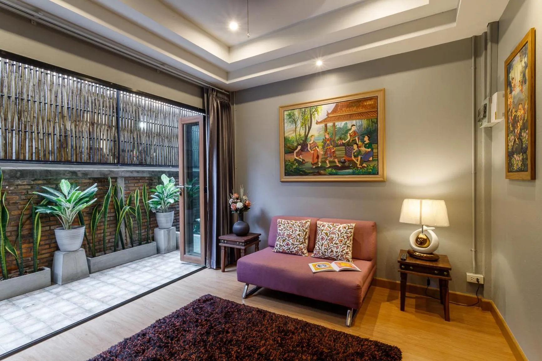 Living room, Bed in Hostel One Art and Gallery