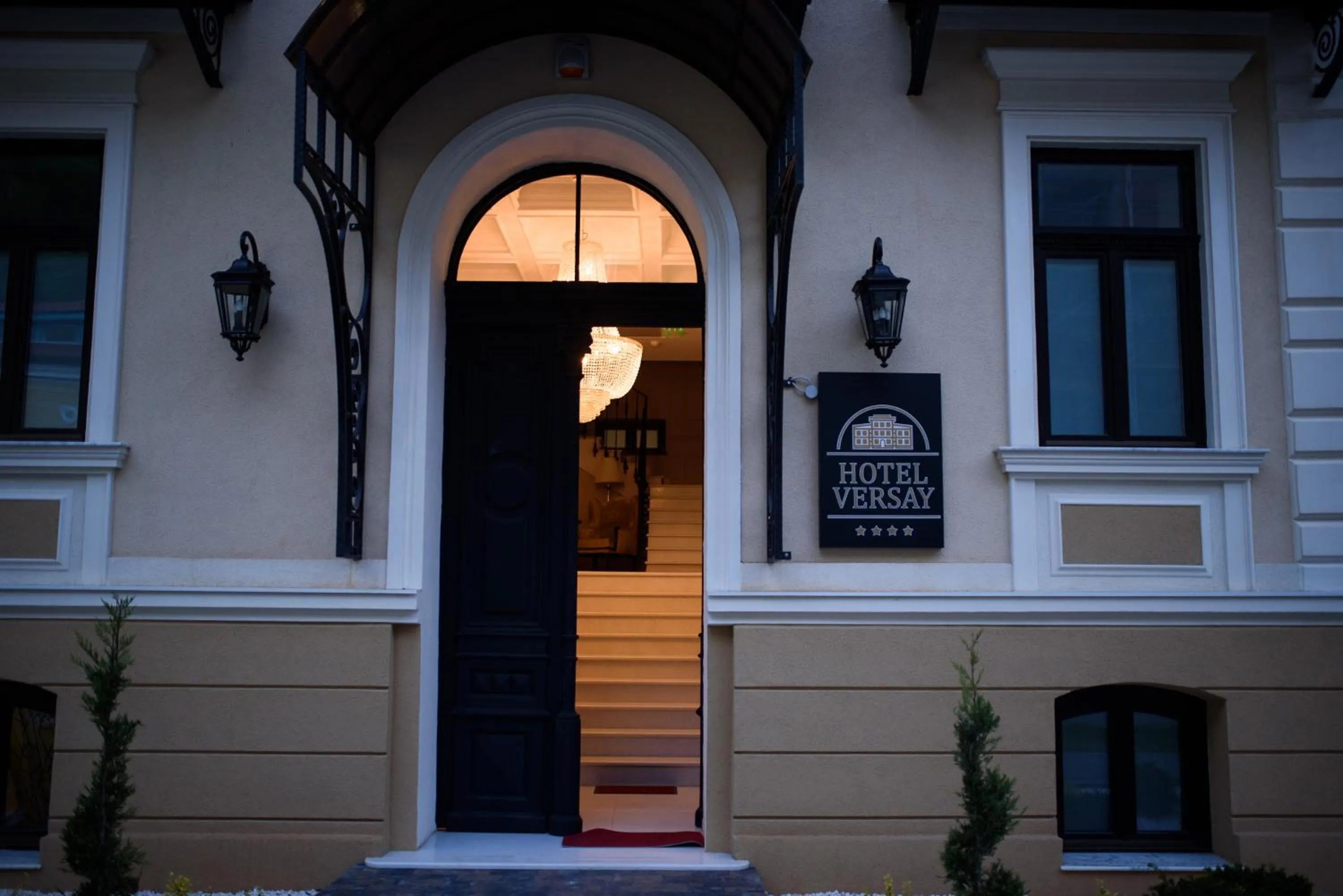 Facade/entrance in Hotel Versay