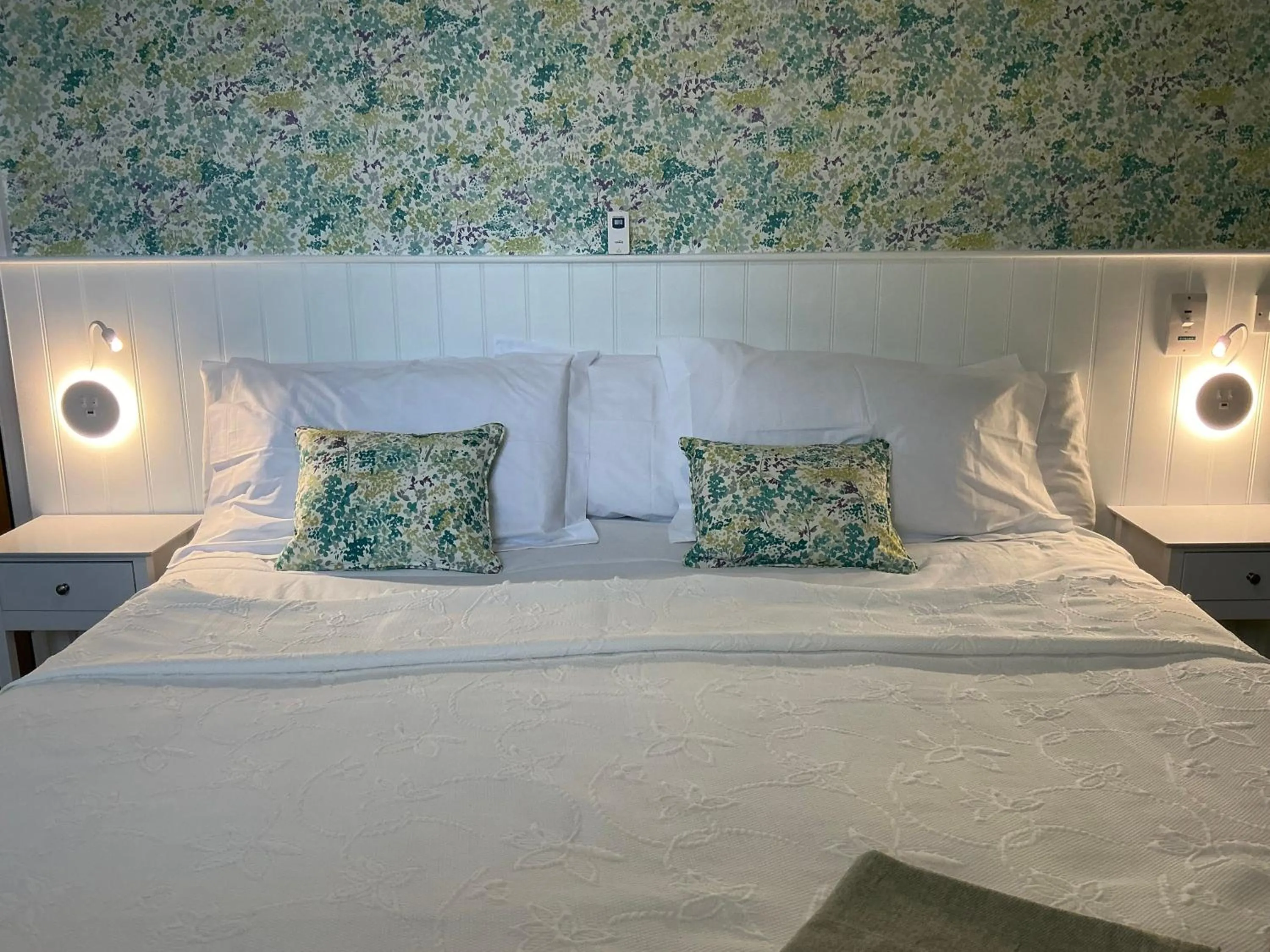 Bedroom, Bed in Hillcrest Bed & Breakfast