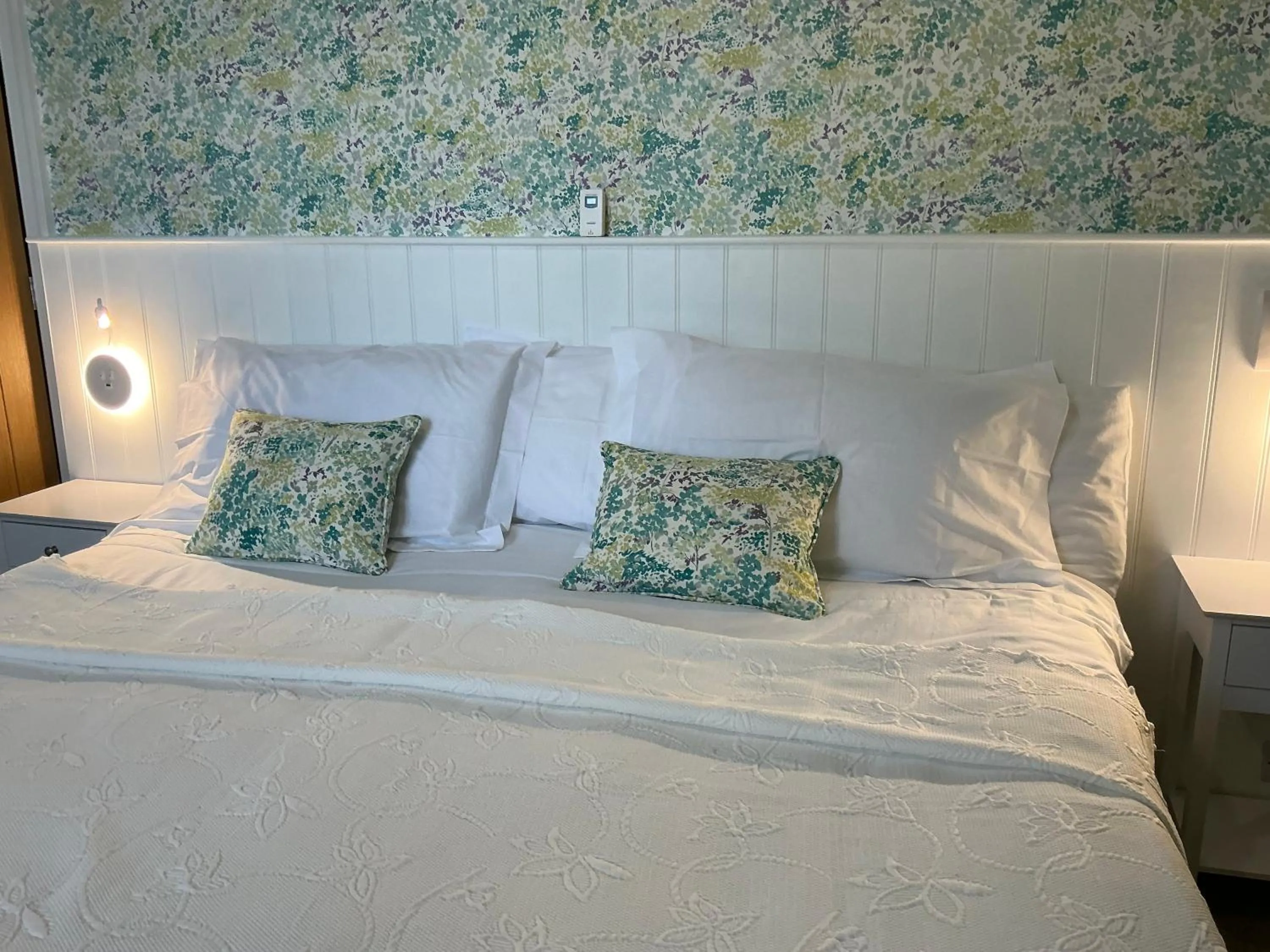 Bed in Hillcrest Bed & Breakfast