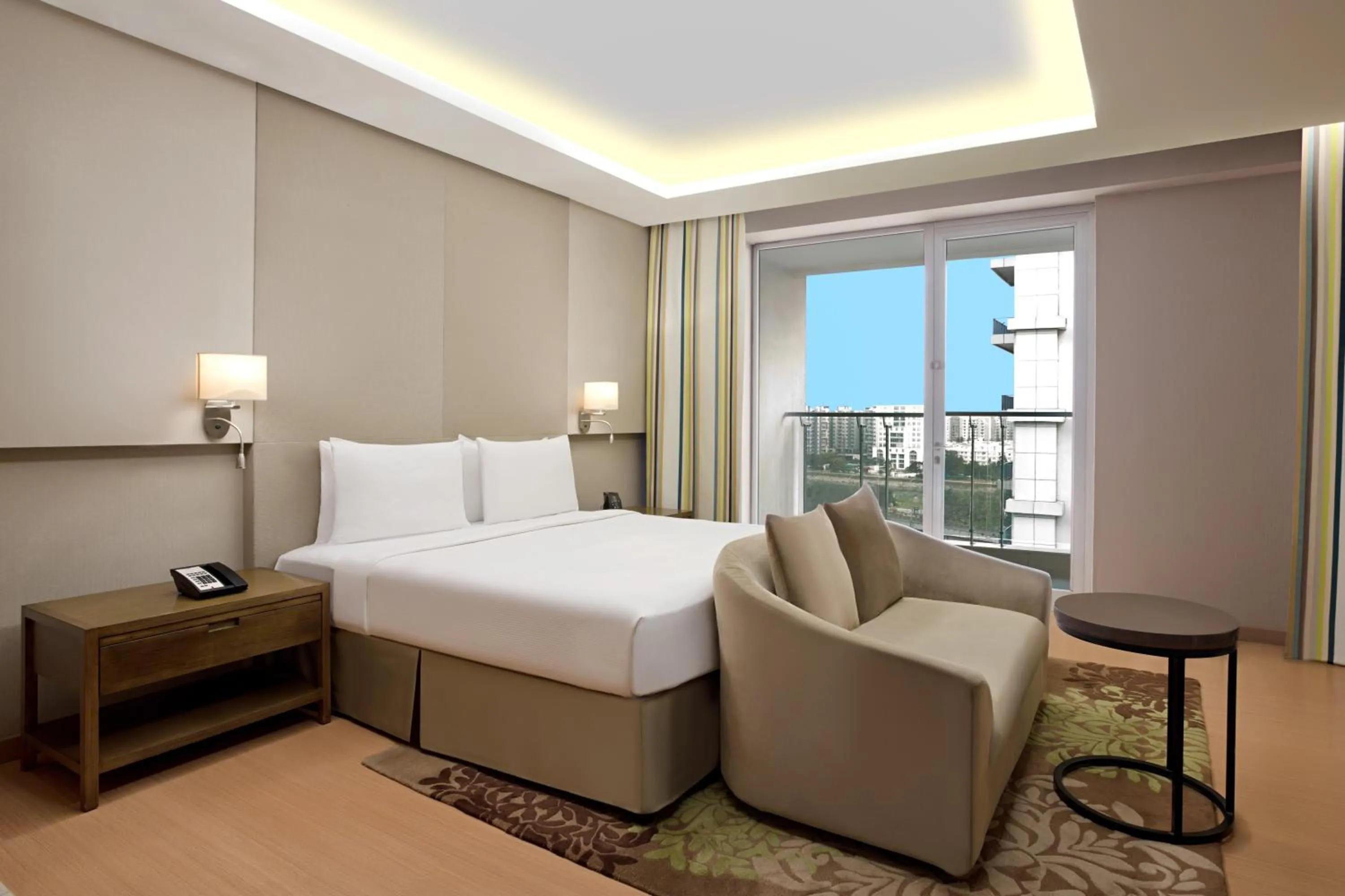 Bed in DoubleTree Suites by Hilton Bengaluru Outer Ring Road