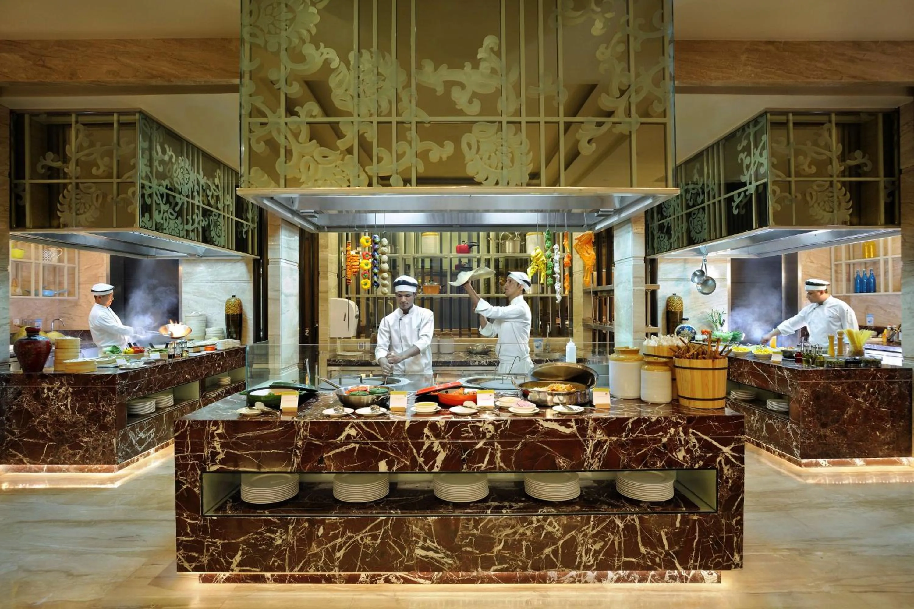 Restaurant/places to eat in DoubleTree Suites by Hilton Bengaluru Outer Ring Road