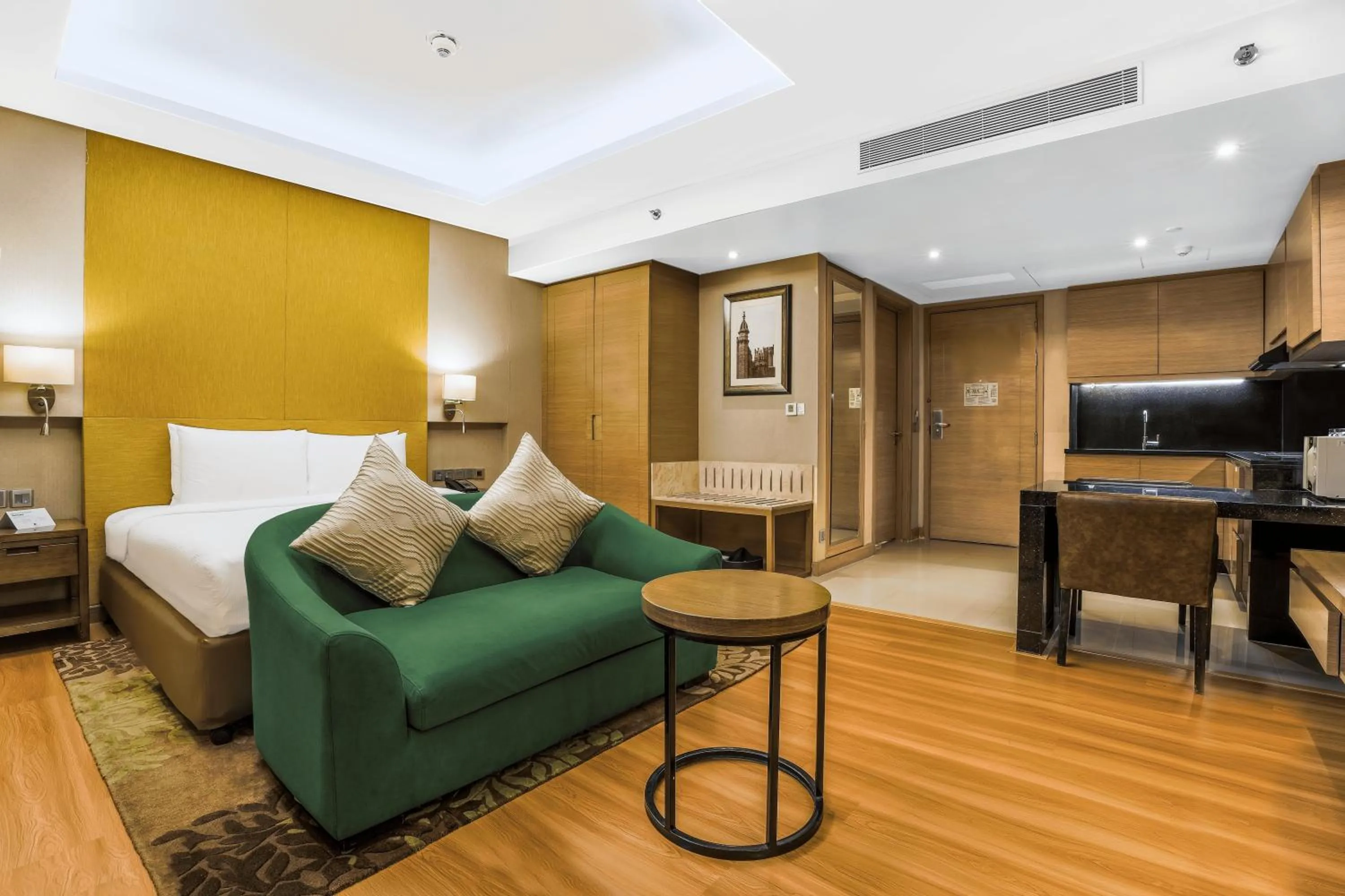 Bed in DoubleTree Suites by Hilton Bengaluru Outer Ring Road