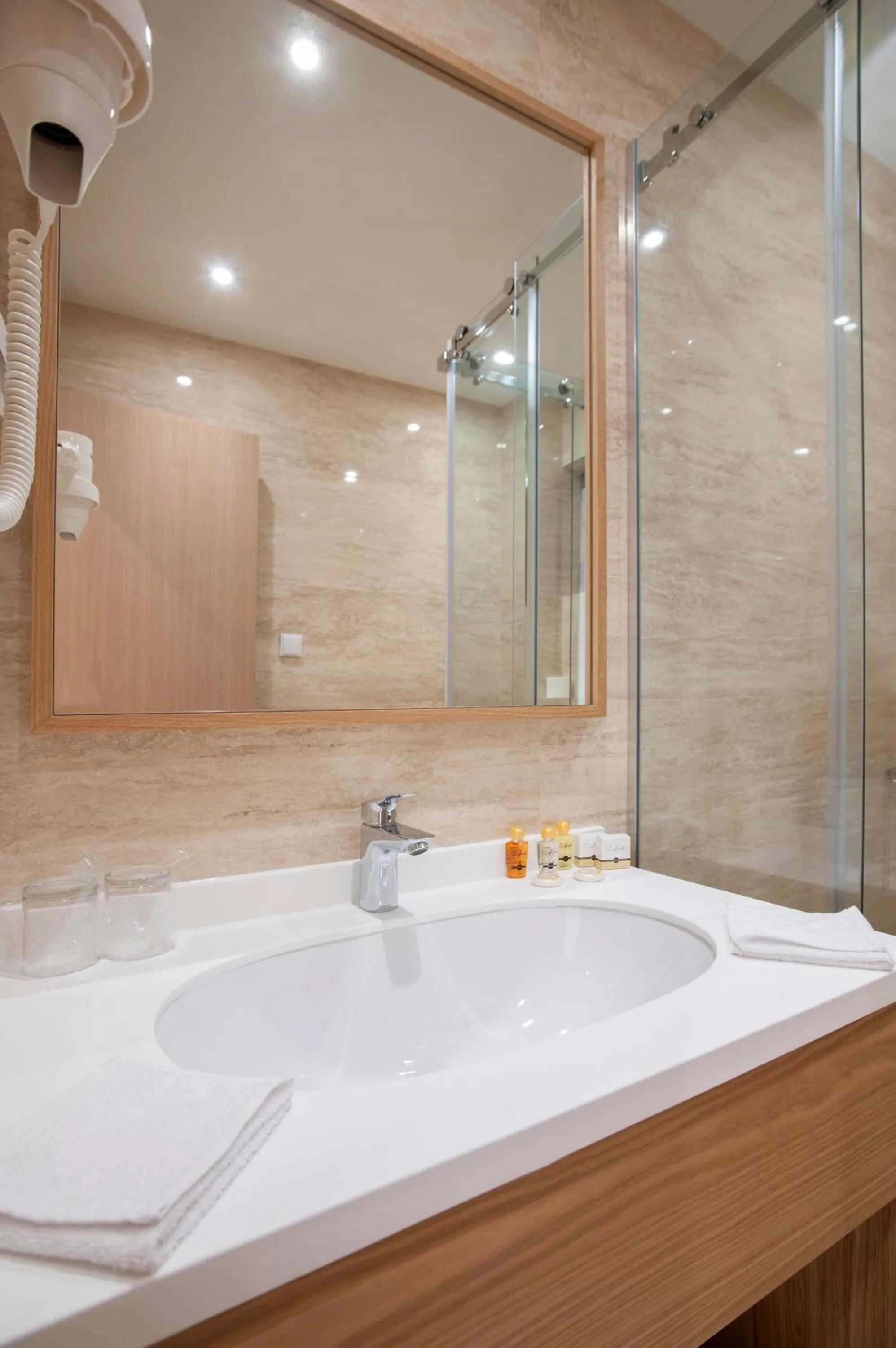 Bathroom in Hotel Vela