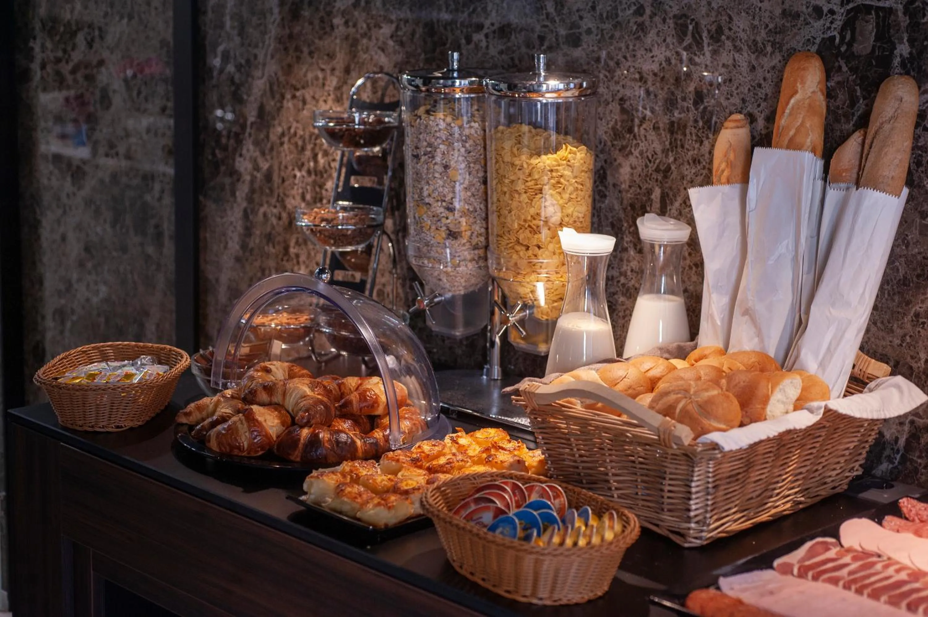 Food and drinks in Hotel Vela