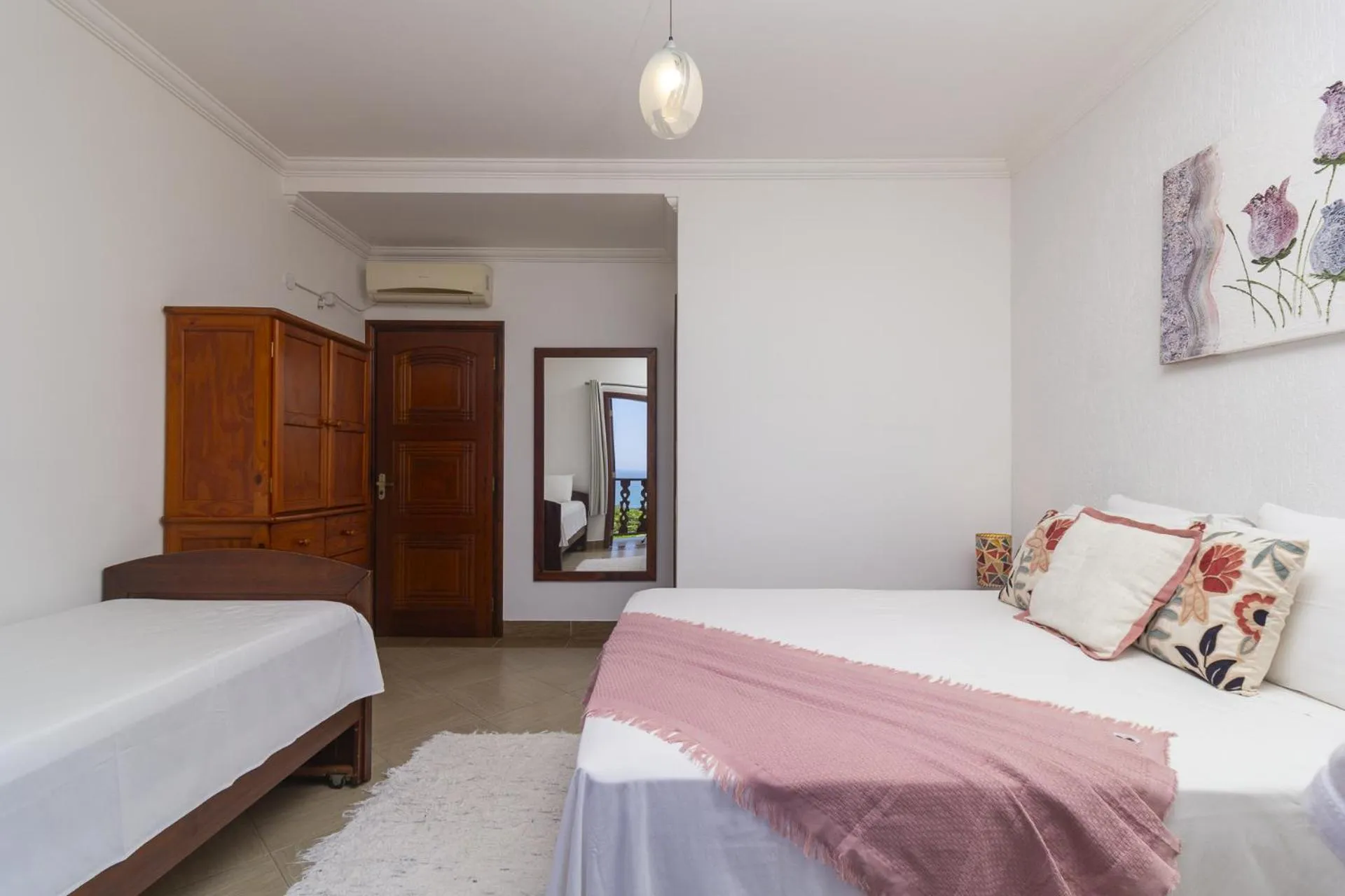 Photo of the whole room, Bed in Pousada Recanto de Paraty