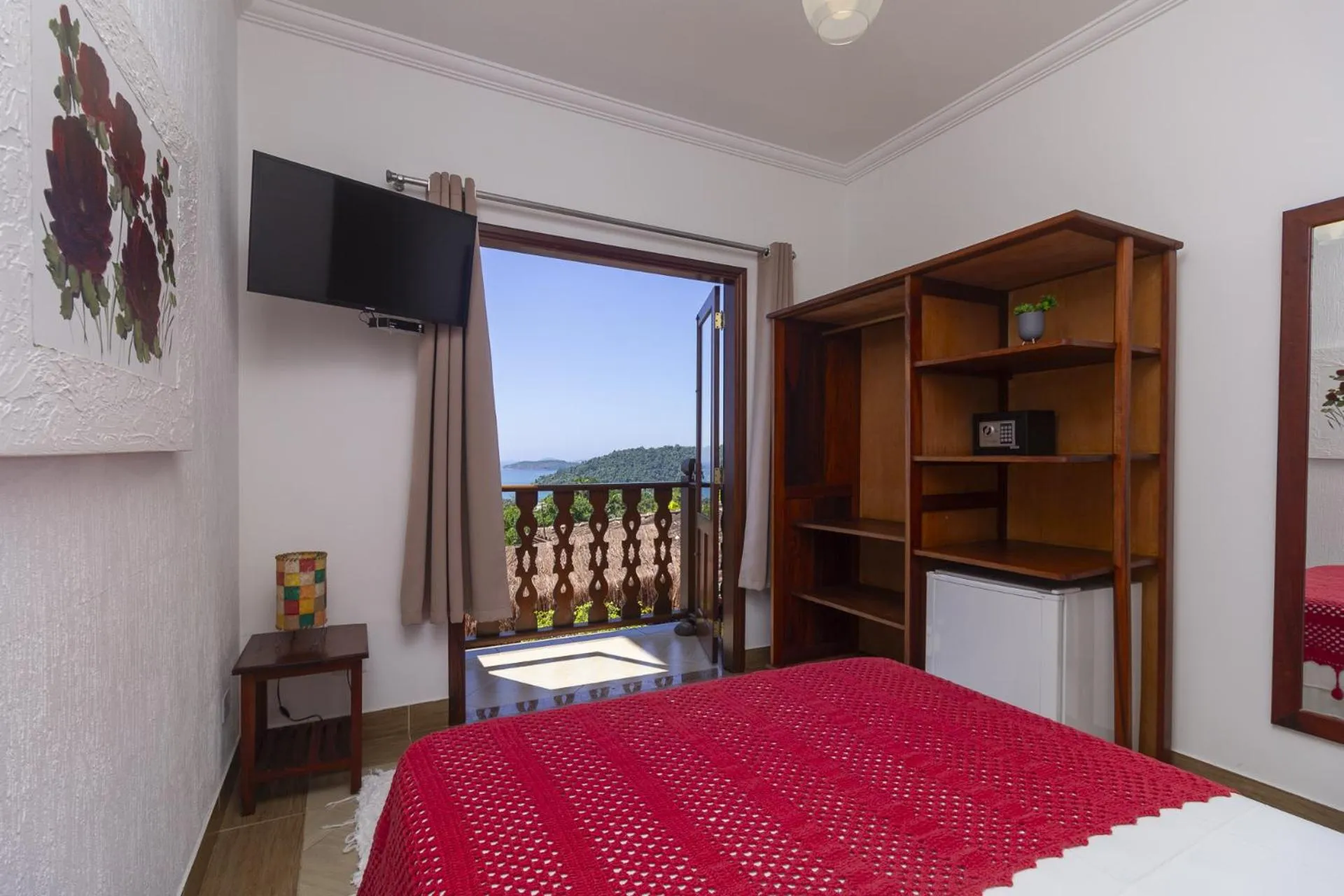 Photo of the whole room, Bed in Pousada Recanto de Paraty