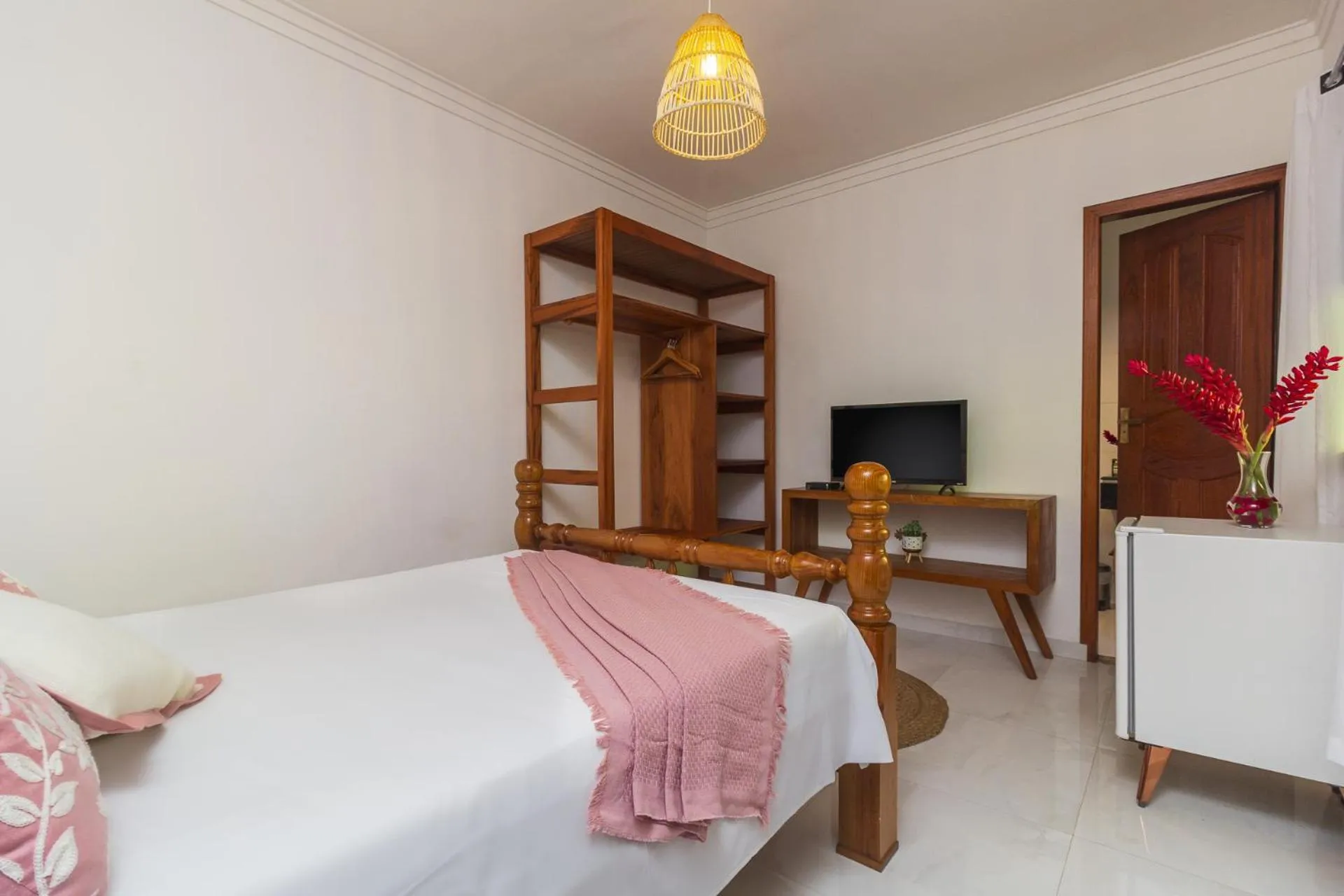 Photo of the whole room, Bed in Pousada Recanto de Paraty