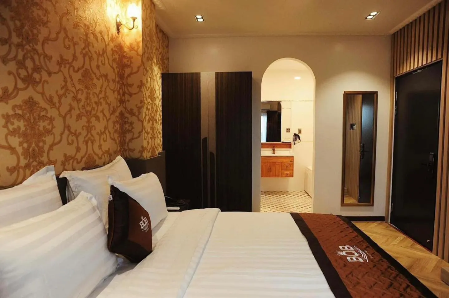 Bedroom, Bed in B.O.B Hotel