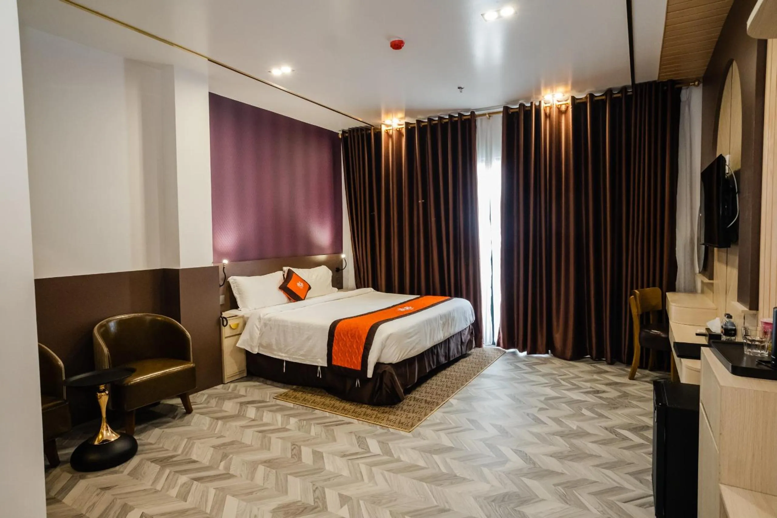 Bedroom, Bed in B.O.B Hotel