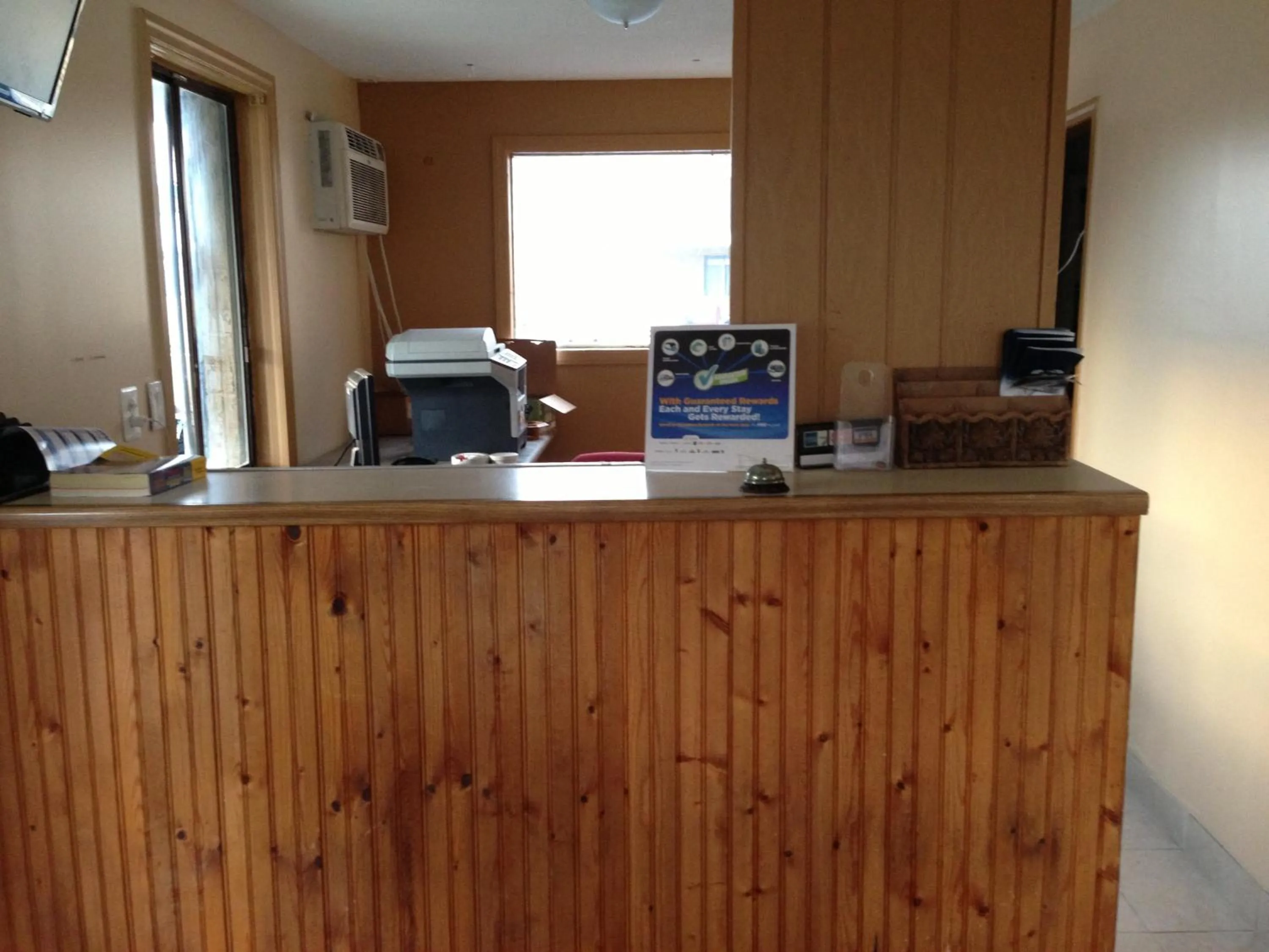 Lobby or reception in Atlantic Inn