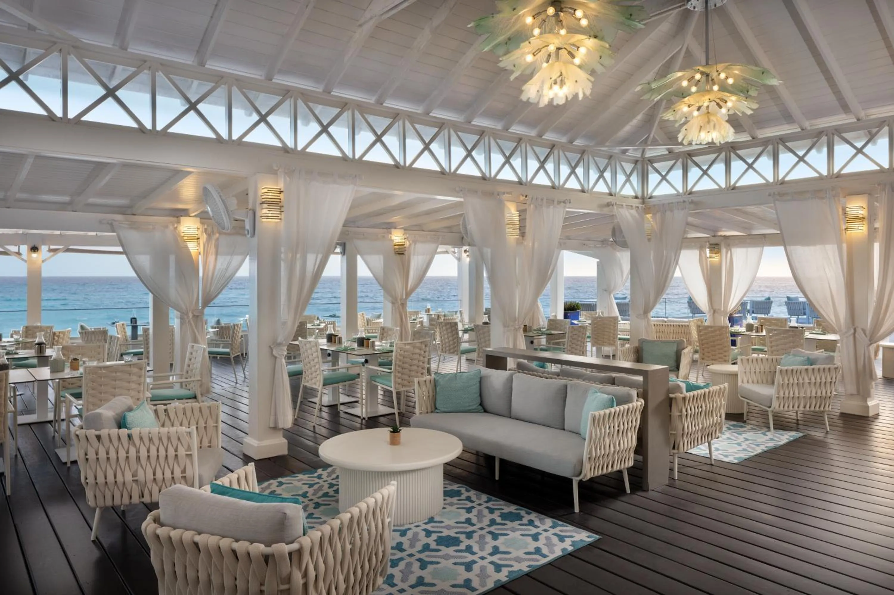 Restaurant/places to eat in Sea Breeze Beach House All Inclusive by Ocean Hotels