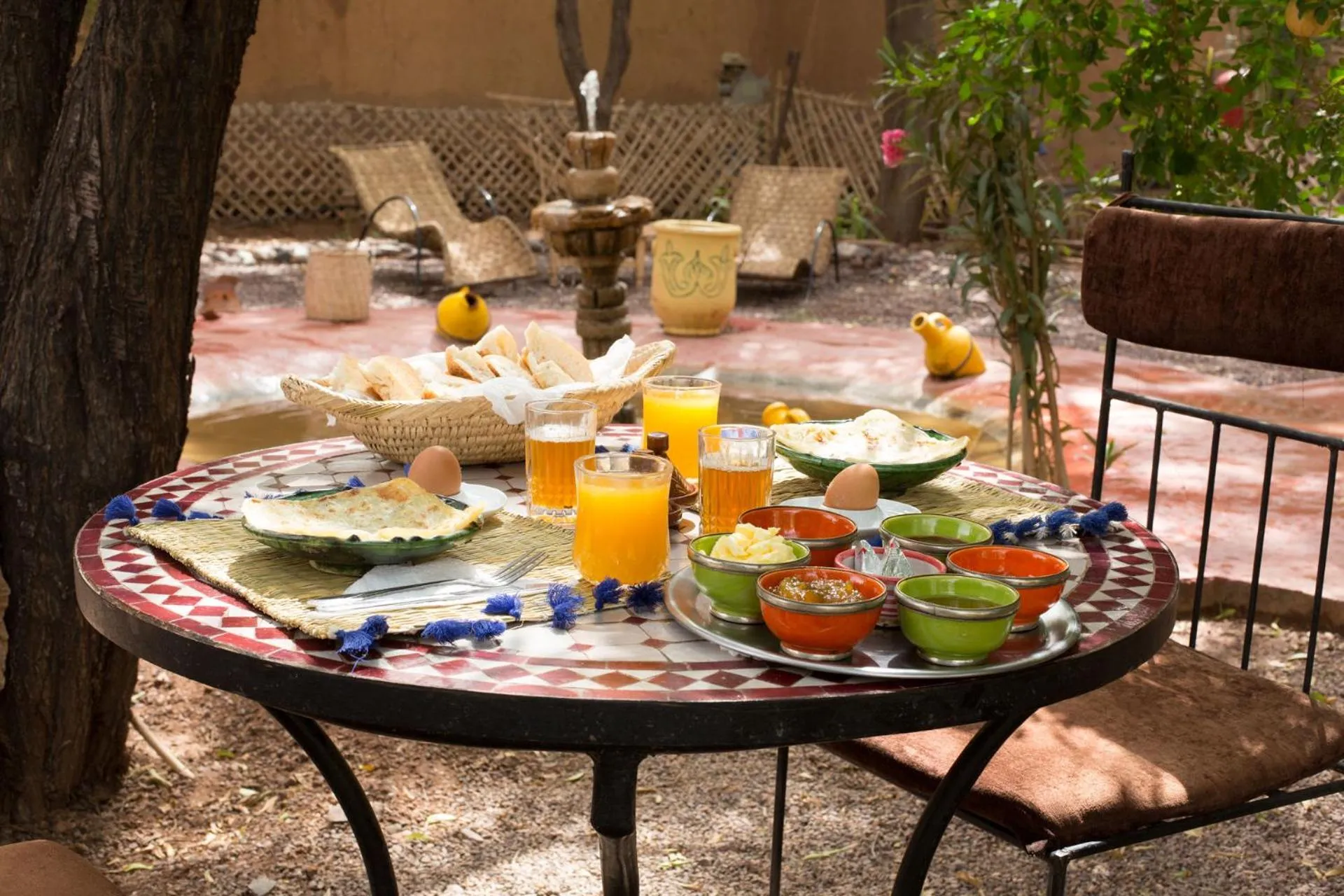Breakfast in Ecolodge La Palmeraie