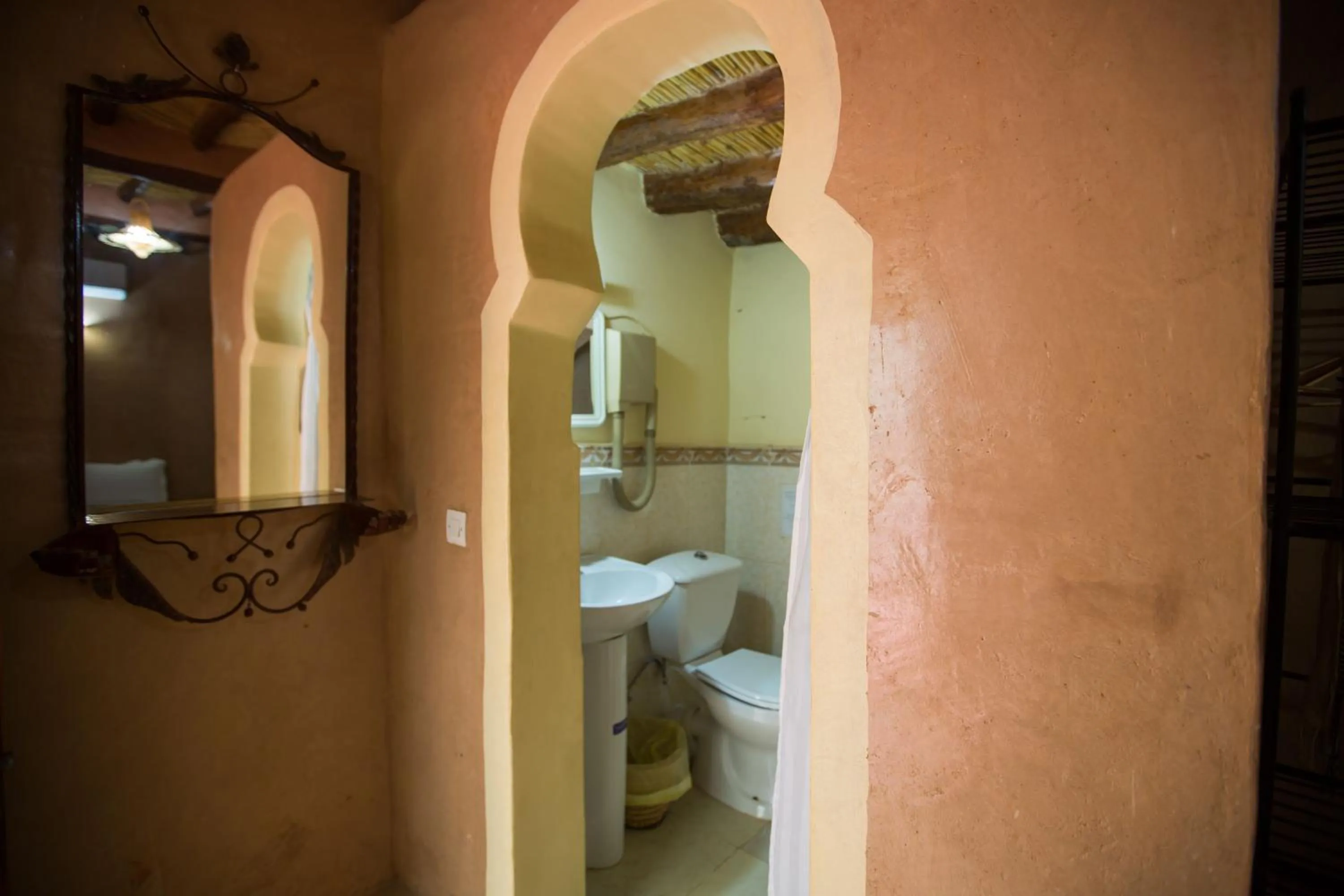 Bathroom in Ecolodge La Palmeraie