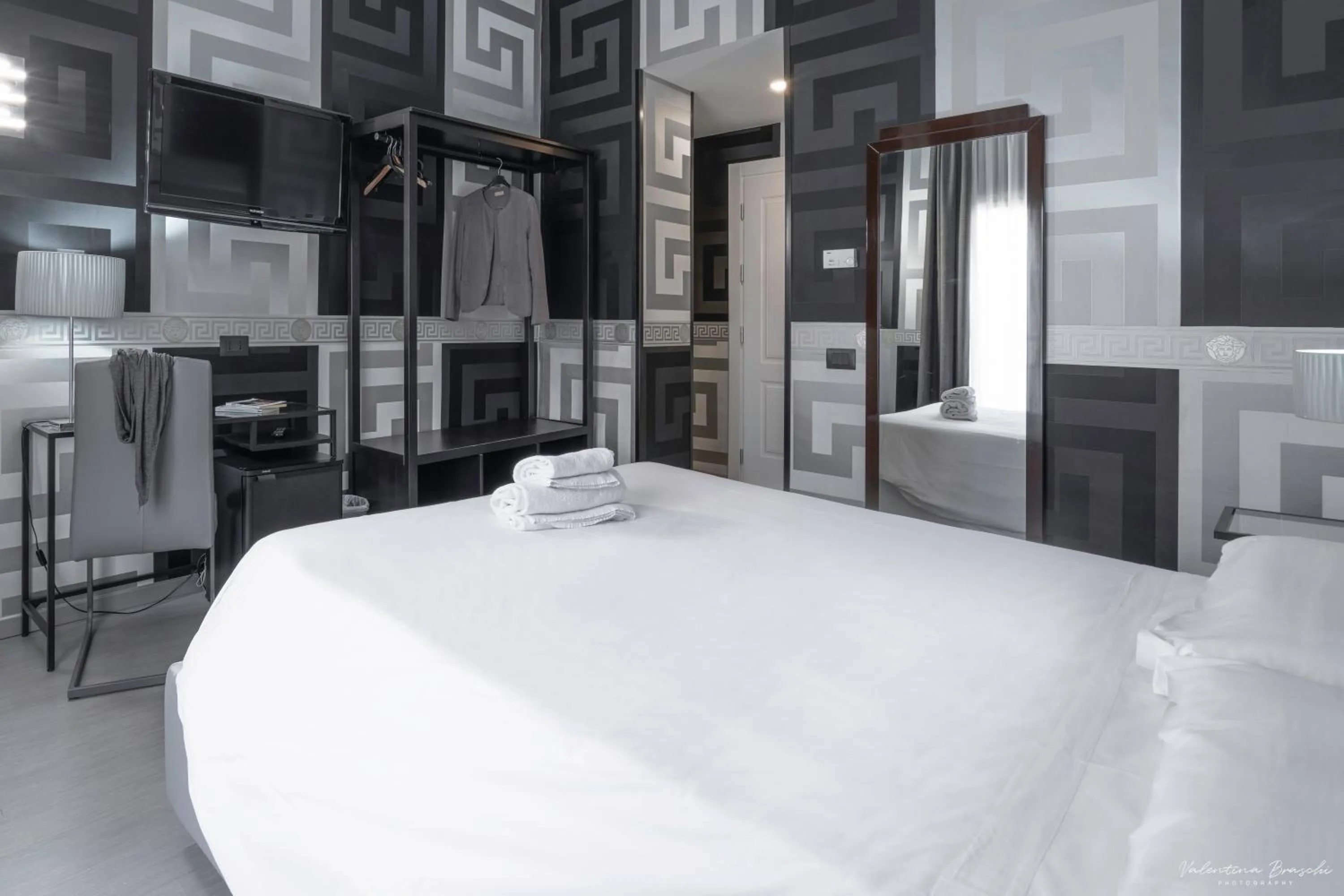 Photo of the whole room, Bed in Hotel Deco