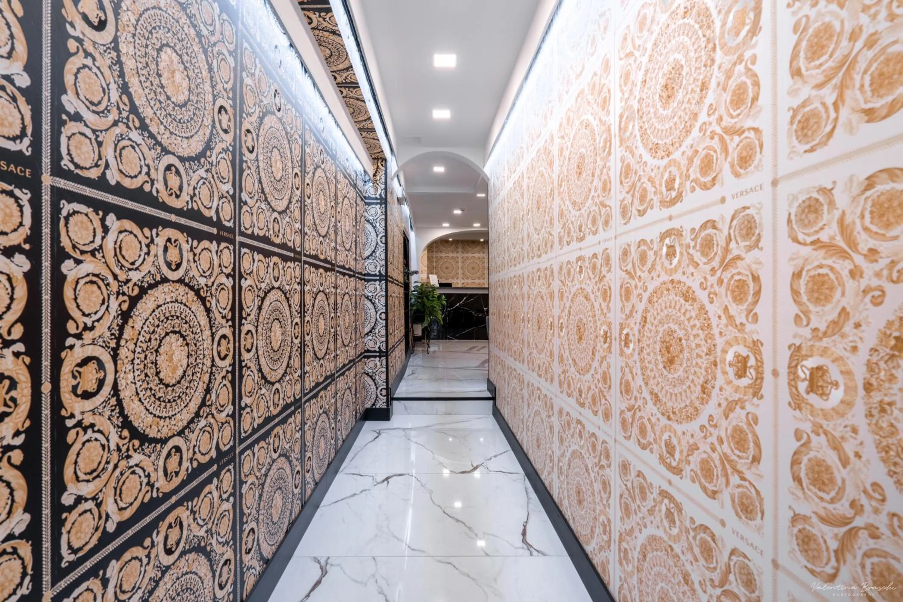 Facade/entrance in Hotel Deco