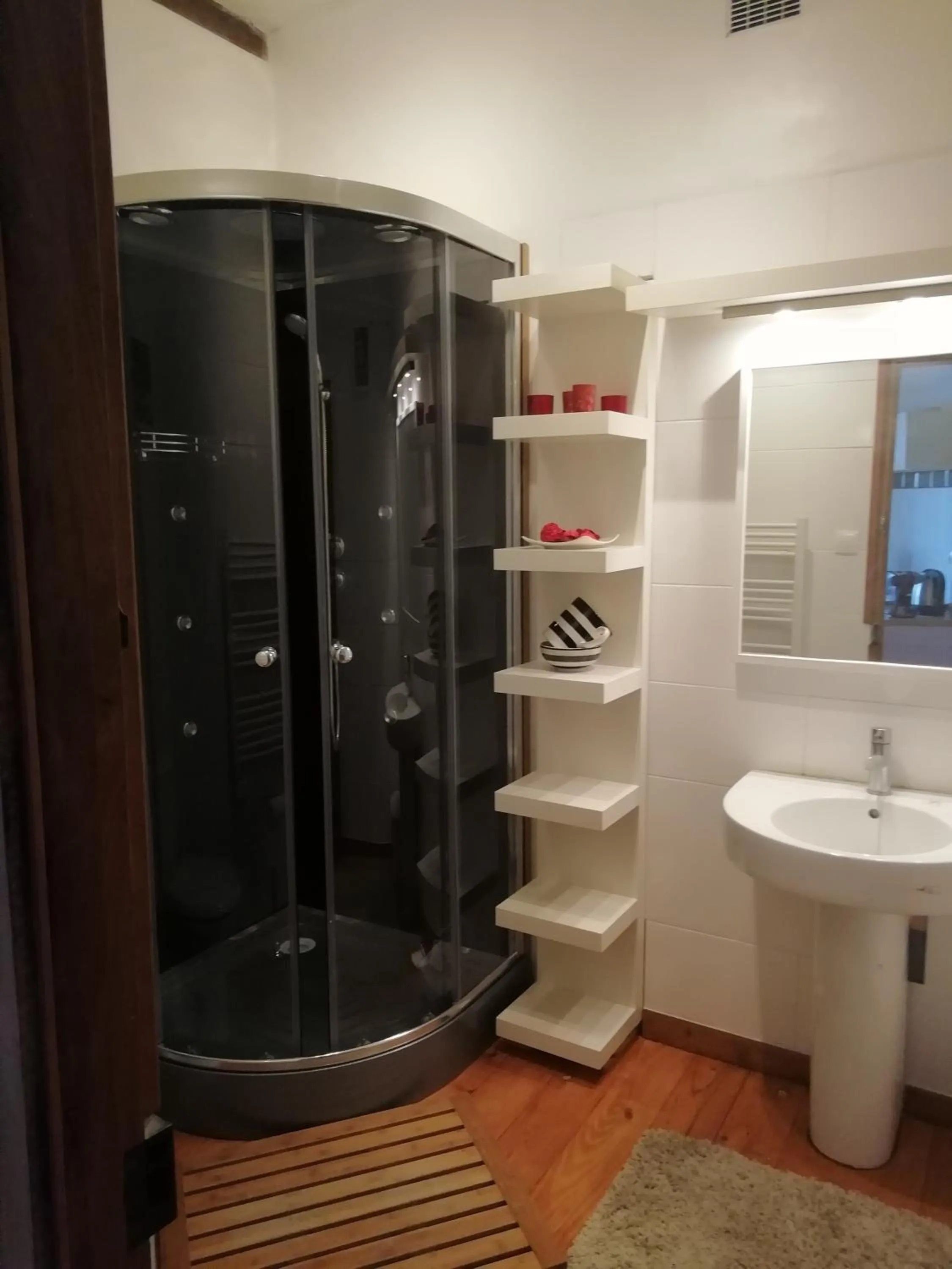 Bathroom in Maison de Maitre II