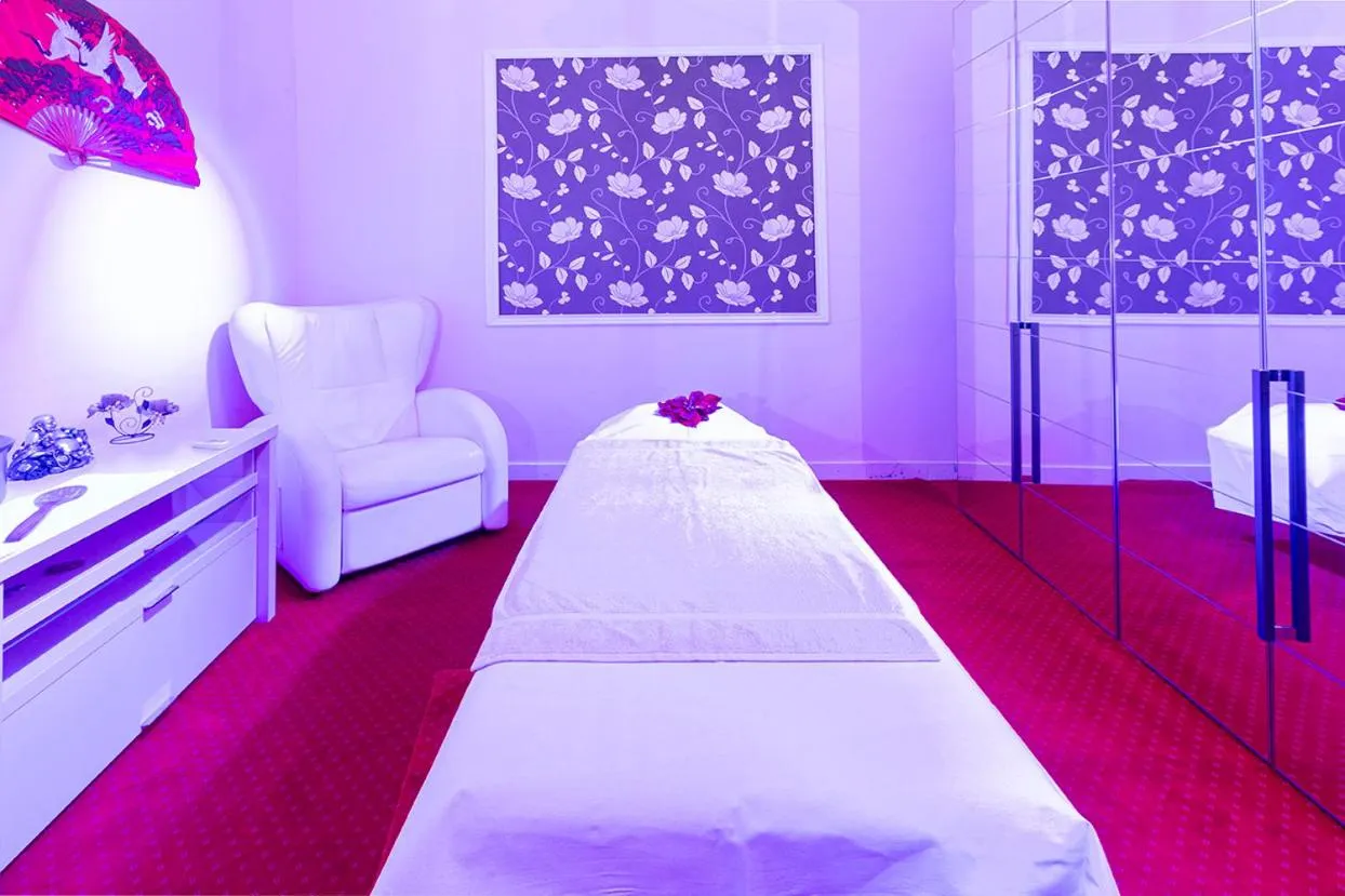 Massage, Bed in Hotel Doina