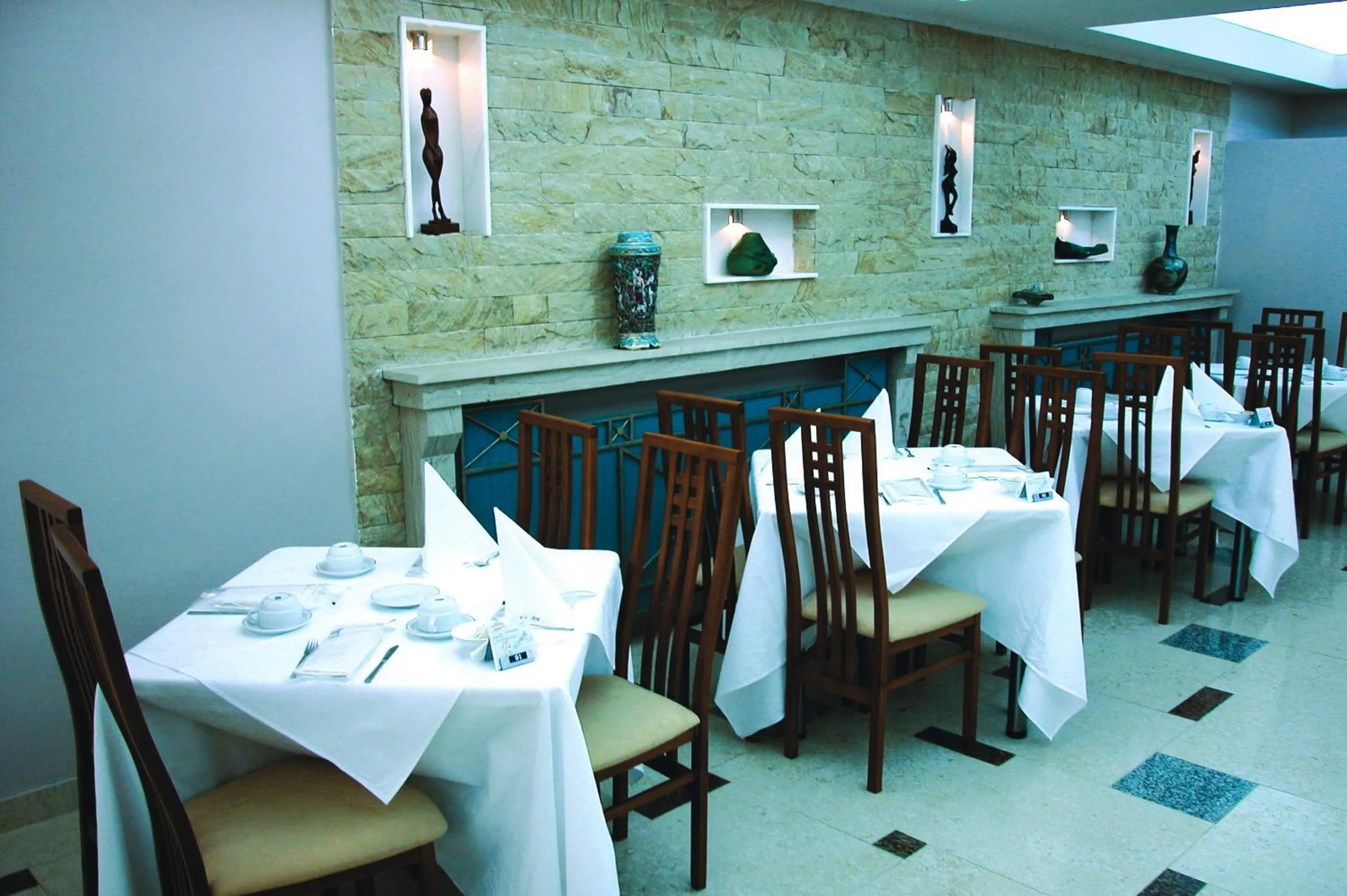 Restaurant/places to eat in Hotel Doina