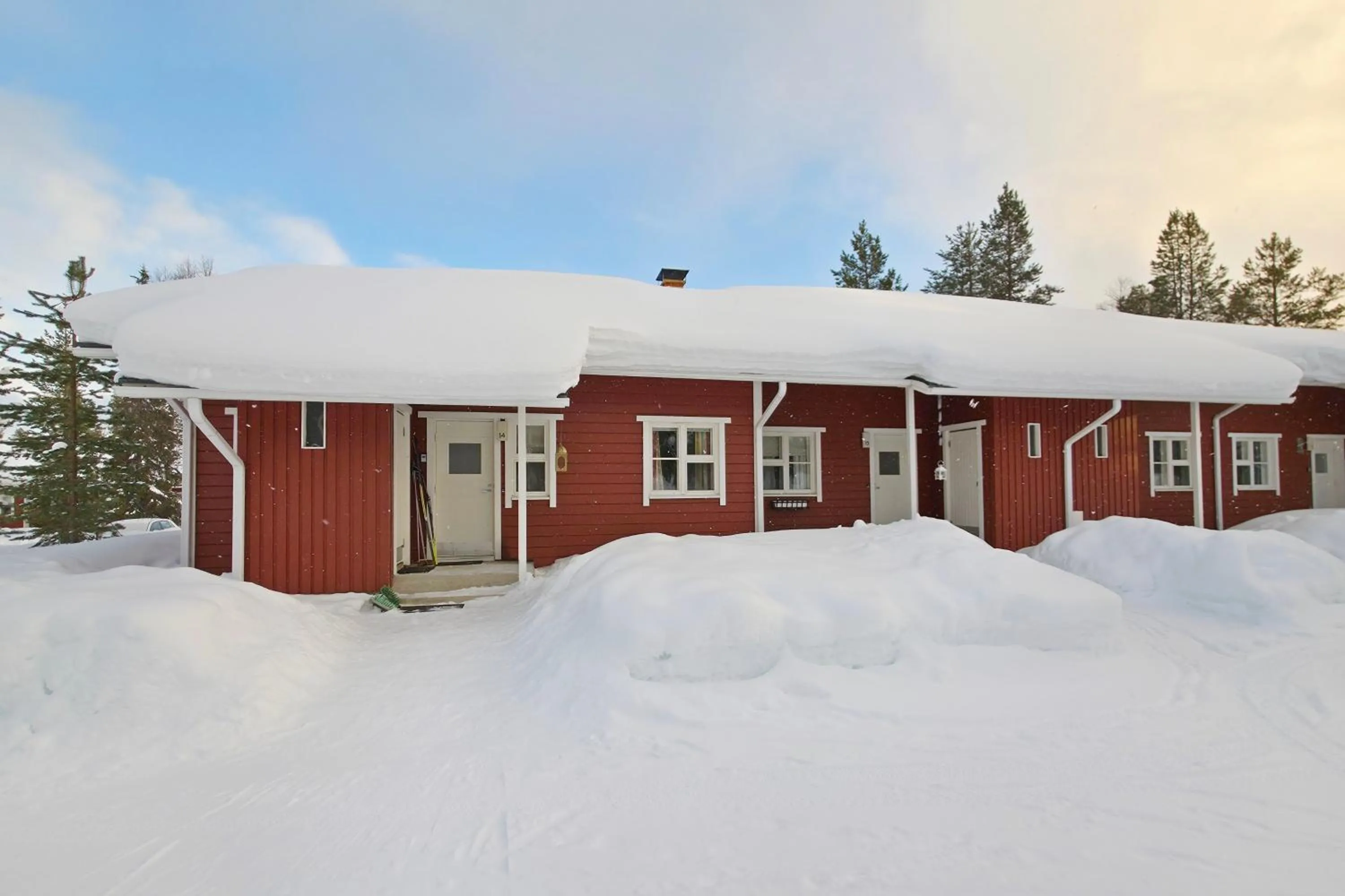 Property building in Kuukkeli Apartments Saarisatu ja Urupää