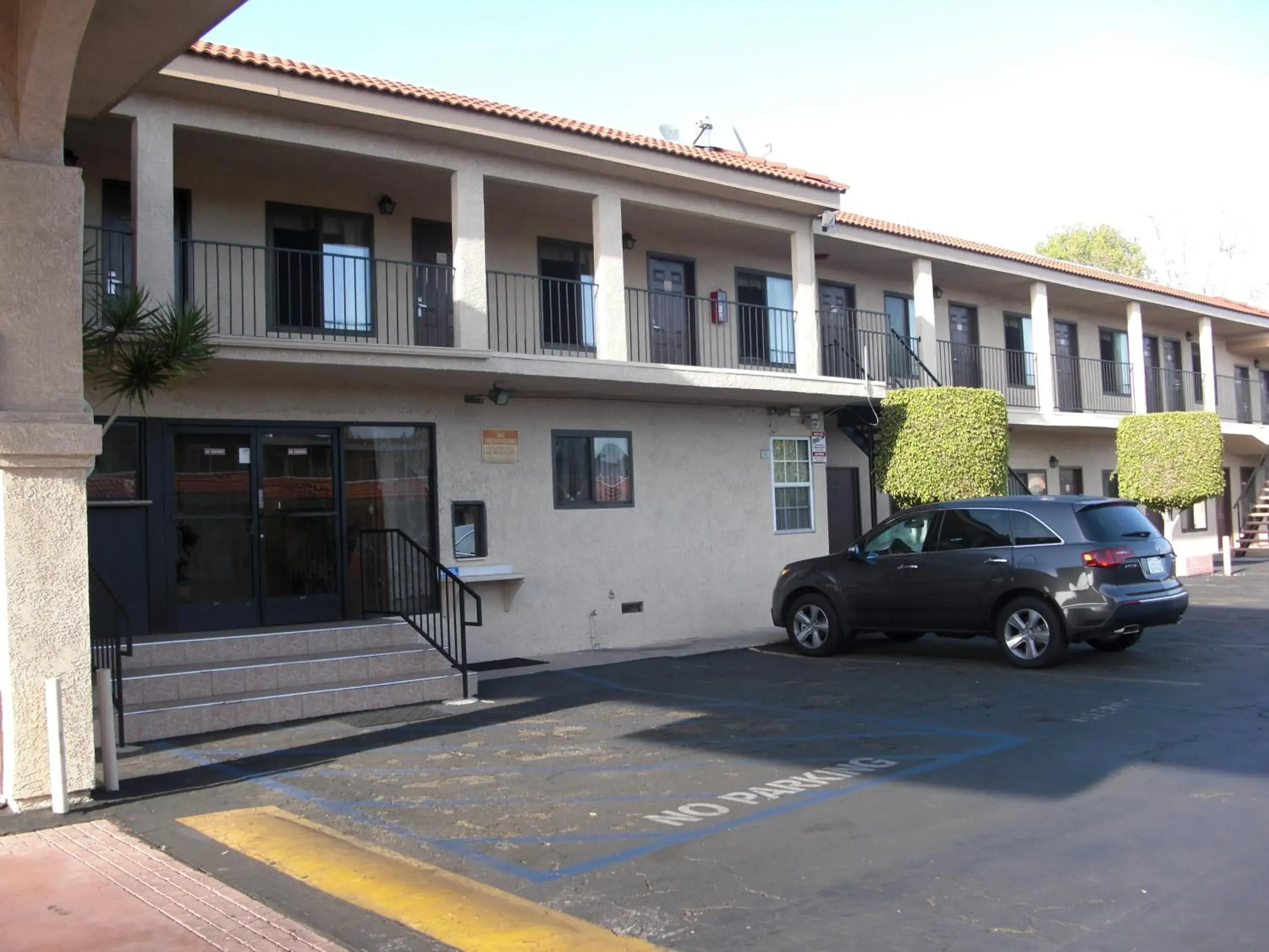 Facade/entrance, Property Building in Best Budget Inn Anaheim