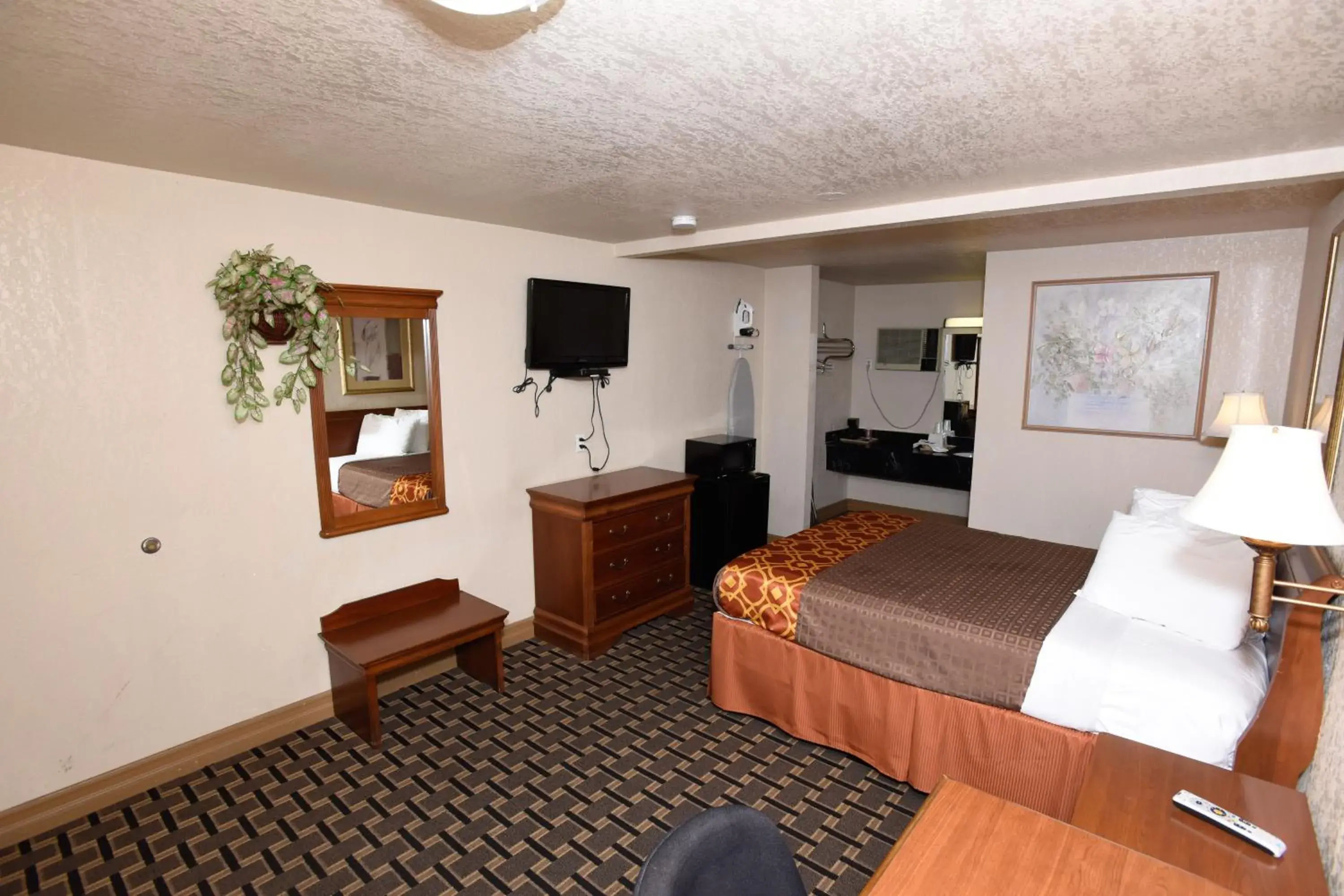 Bed in Best Budget Inn Anaheim