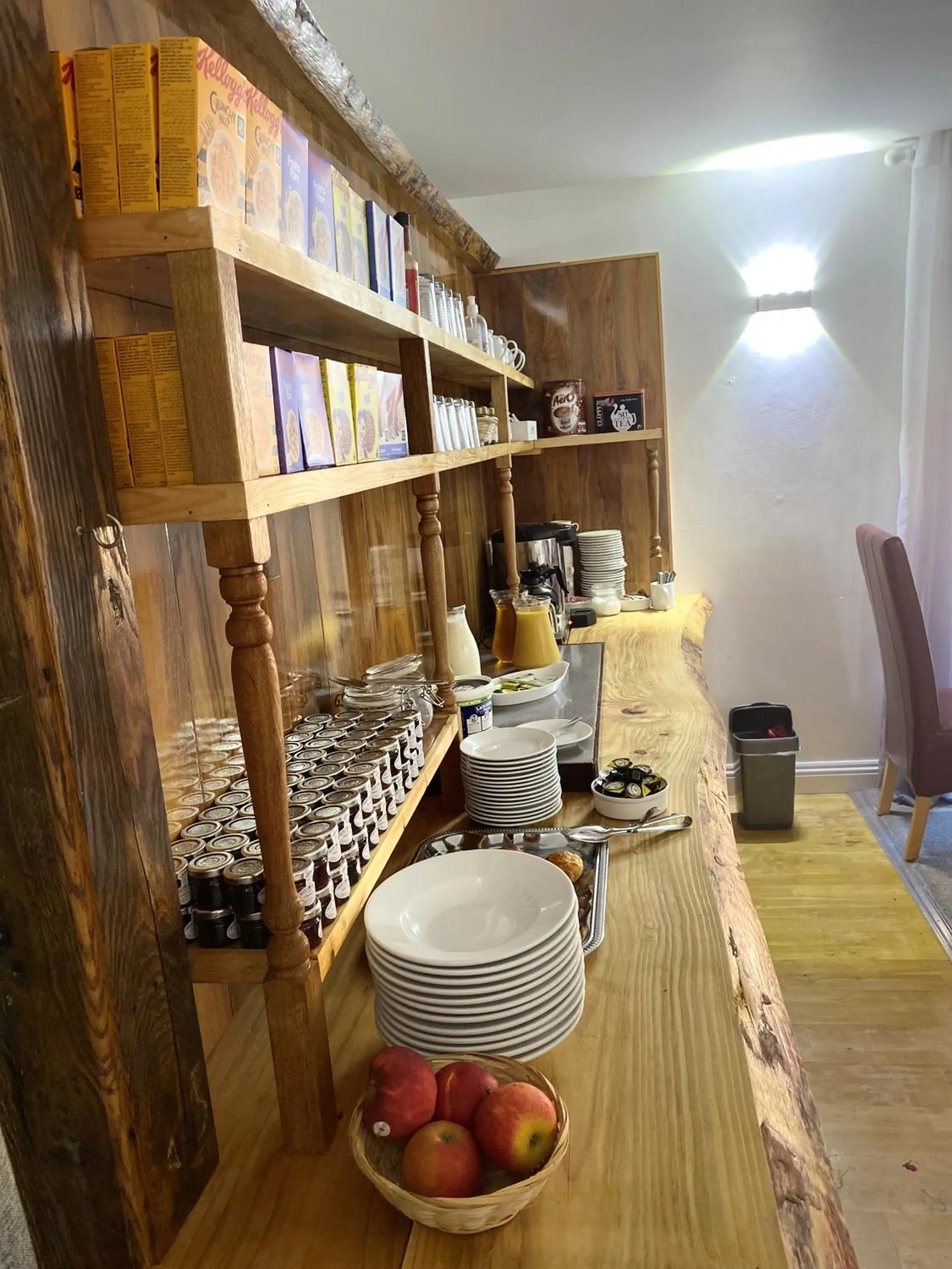 Breakfast in Parrett Hotel