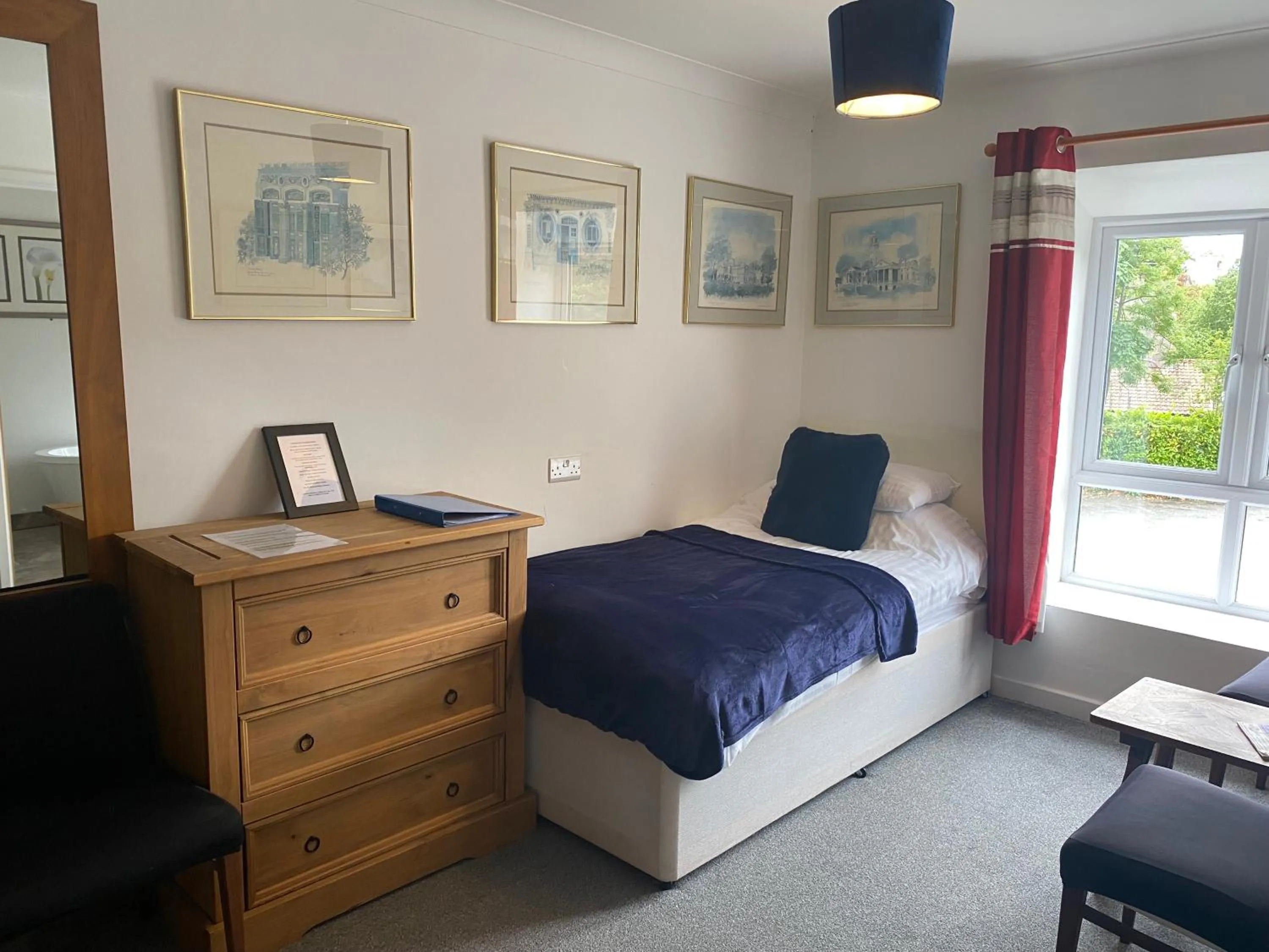 Bed in Parrett Hotel