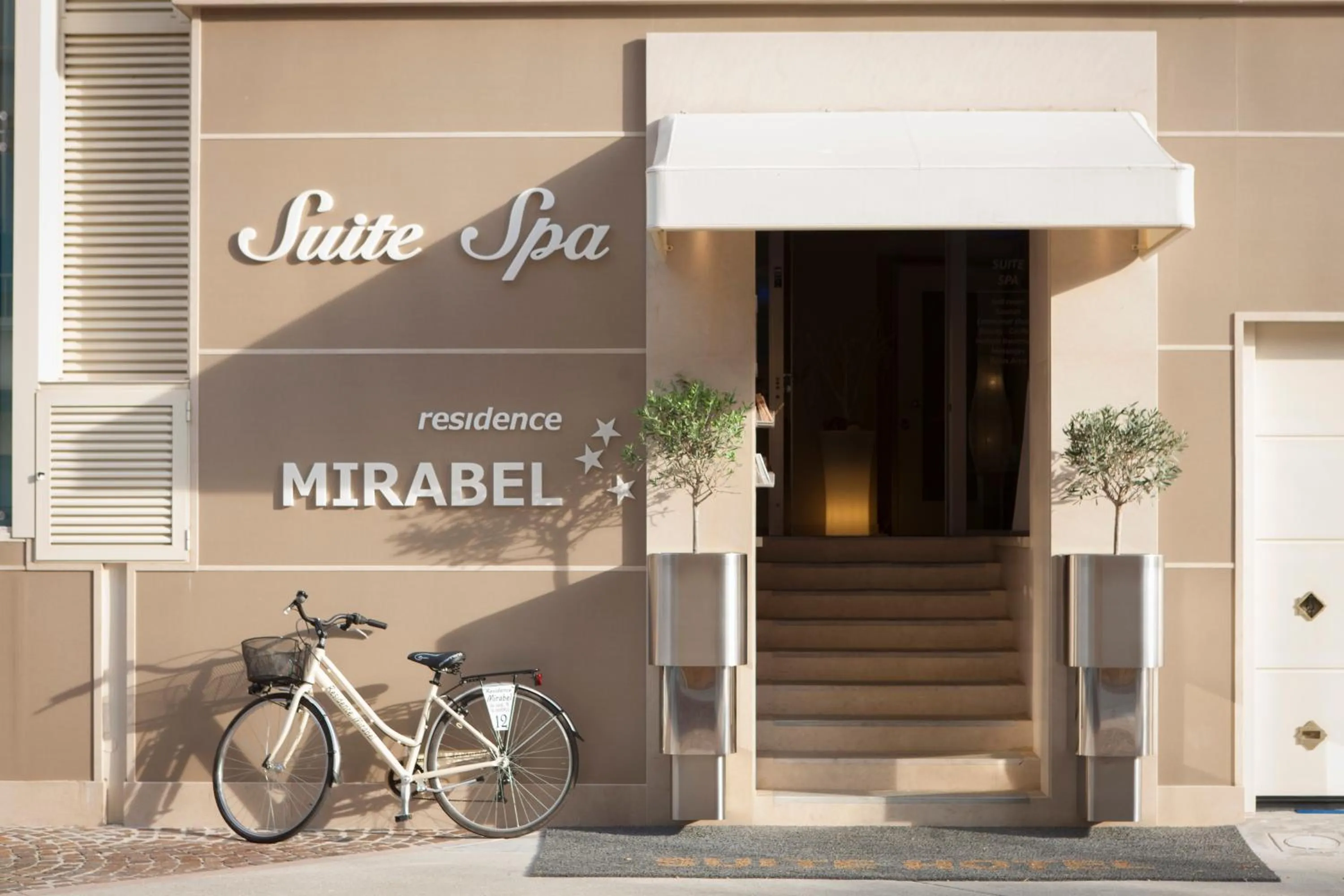 Facade/entrance in Suite & Spa Mirabel